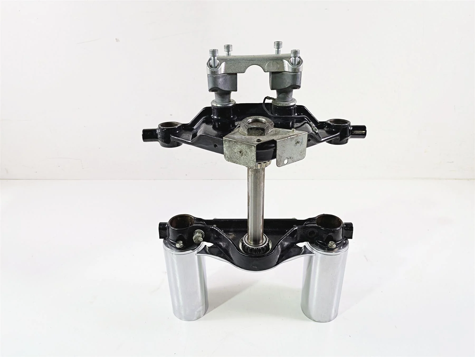 2007 Harley Touring FLHRSE CVO Road King Triple Trees & Riser Set 45446-87A