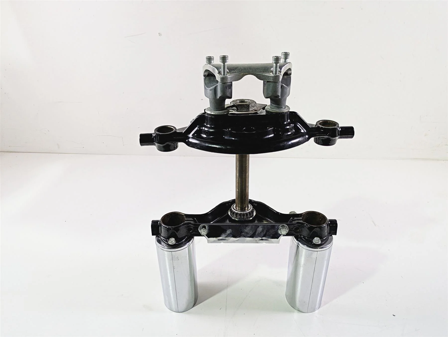 2007 Harley Touring FLHRSE CVO Road King Triple Trees & Riser Set 45446-87A - Image 3