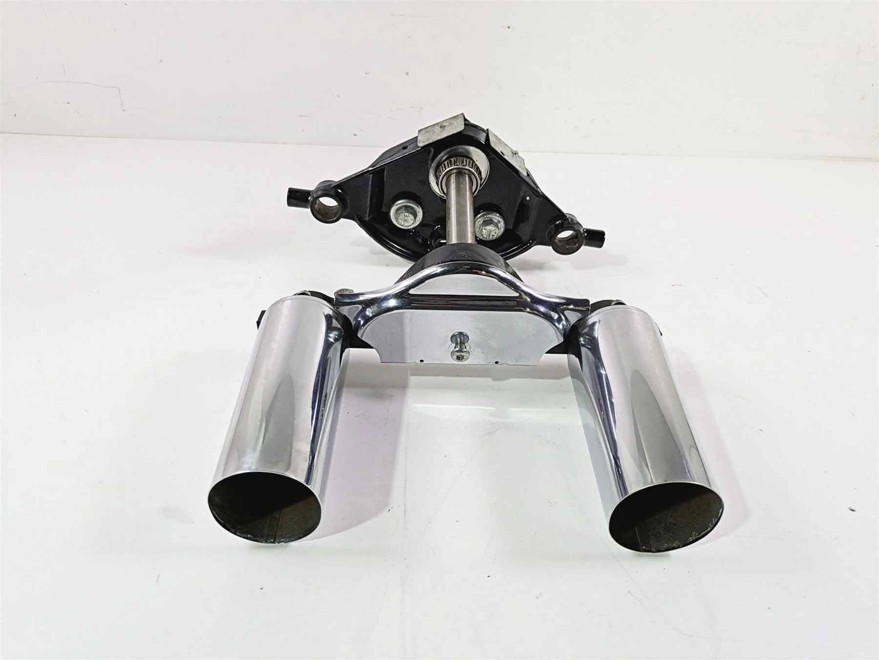 2007 Harley Touring FLHRSE CVO Road King Triple Trees & Riser Set 45446-87A - Image 8