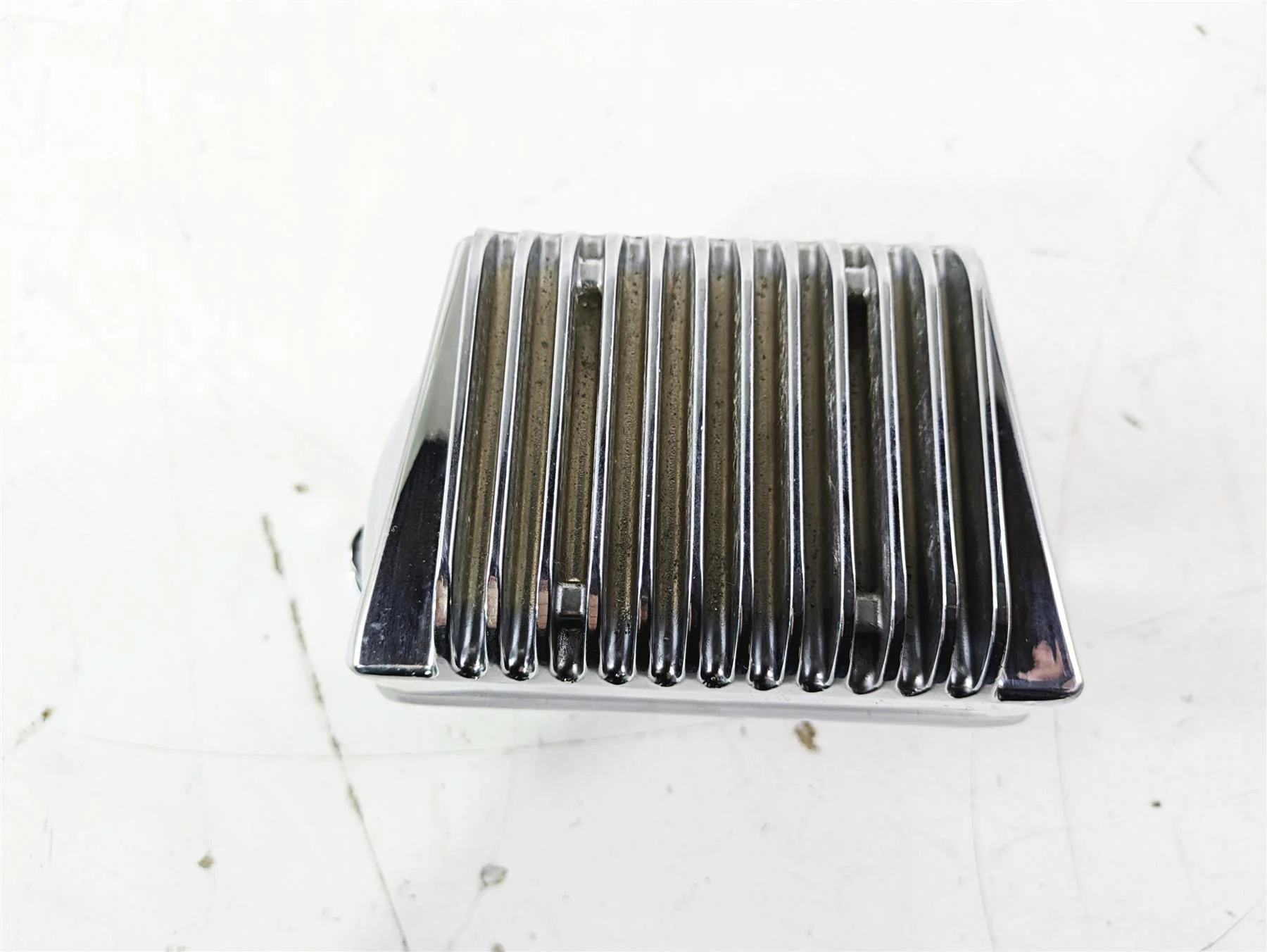 2007 Harley Touring FLHTCU SE CVO E-Glide Chrome Rectifier Regulator 74622-06 - Image 3