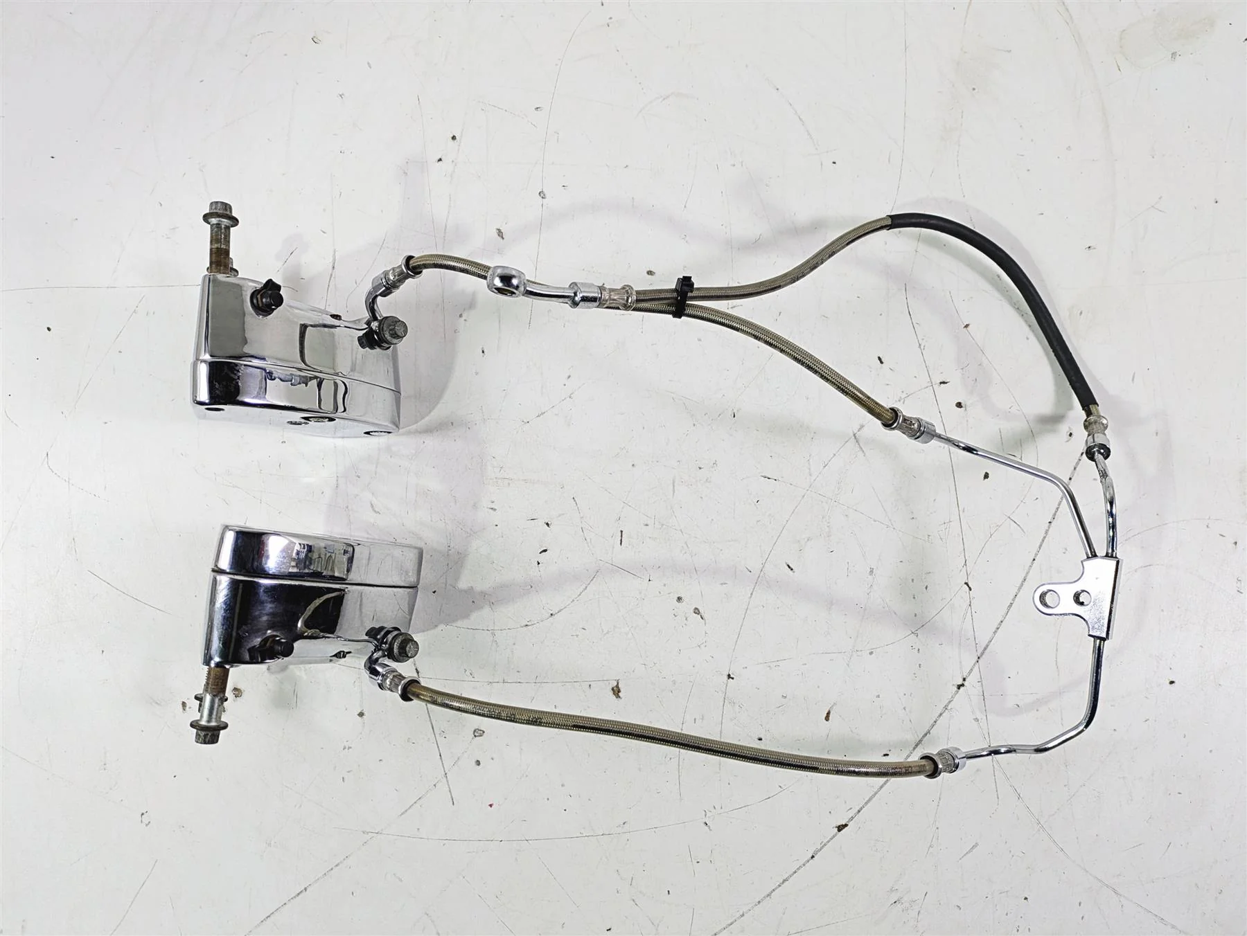 2007 Harley Touring FLHTCU SE CVO E-Glide Front Chrome Brake Caliper Set 4381-99 - Image 2