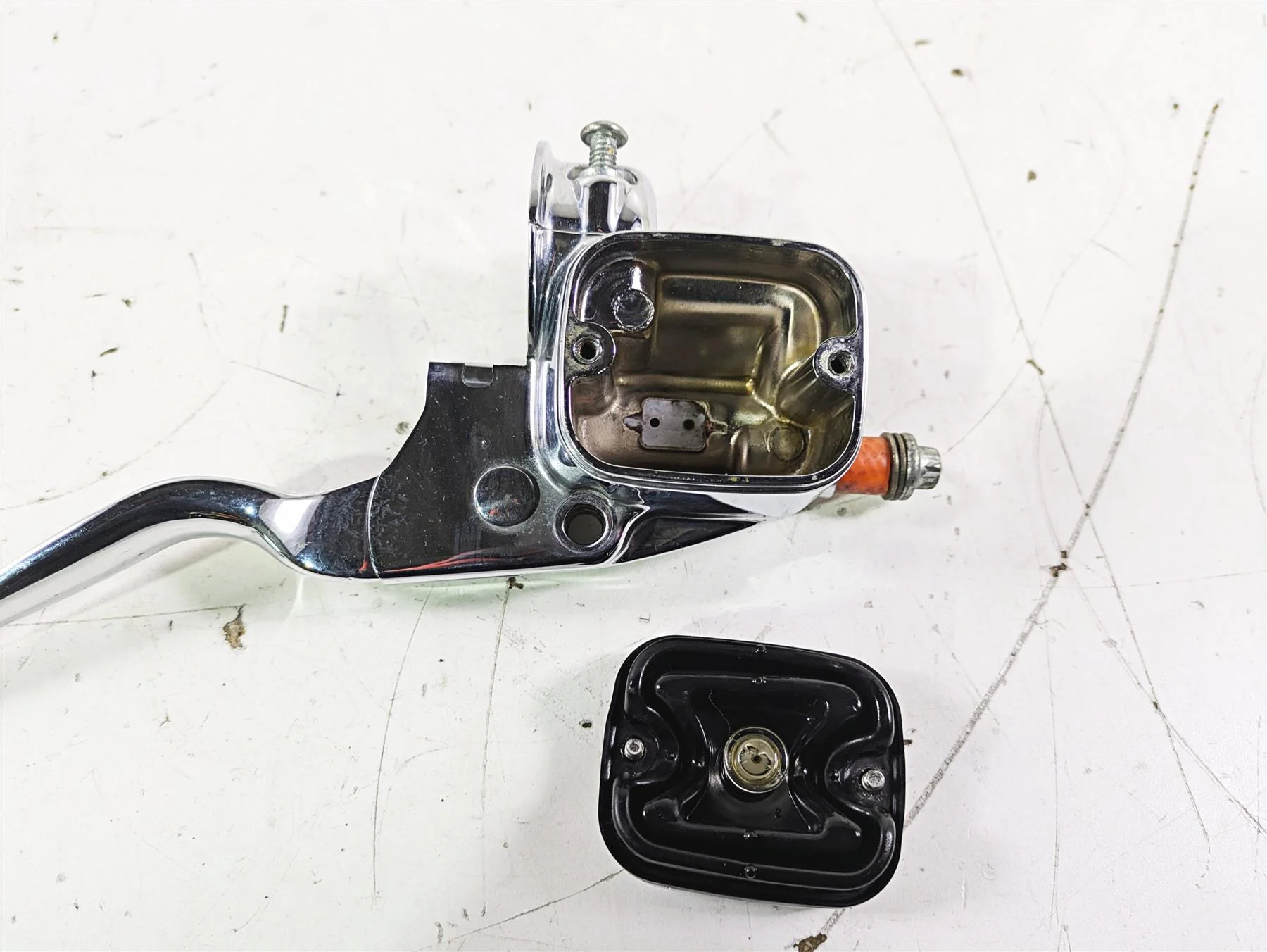 2007 Harley Touring FLHTCU SE CVO E-Glide Front Chrome Master Cylinder 41700740 - Image 10
