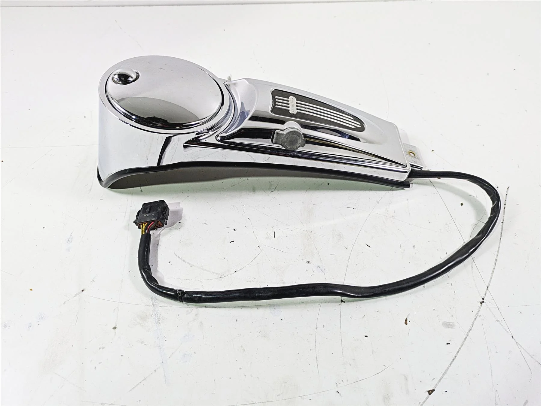 2007 Harley Touring FLHTCU SE CVO E-Glide Fuel Tank Dash Cover 61270-98A