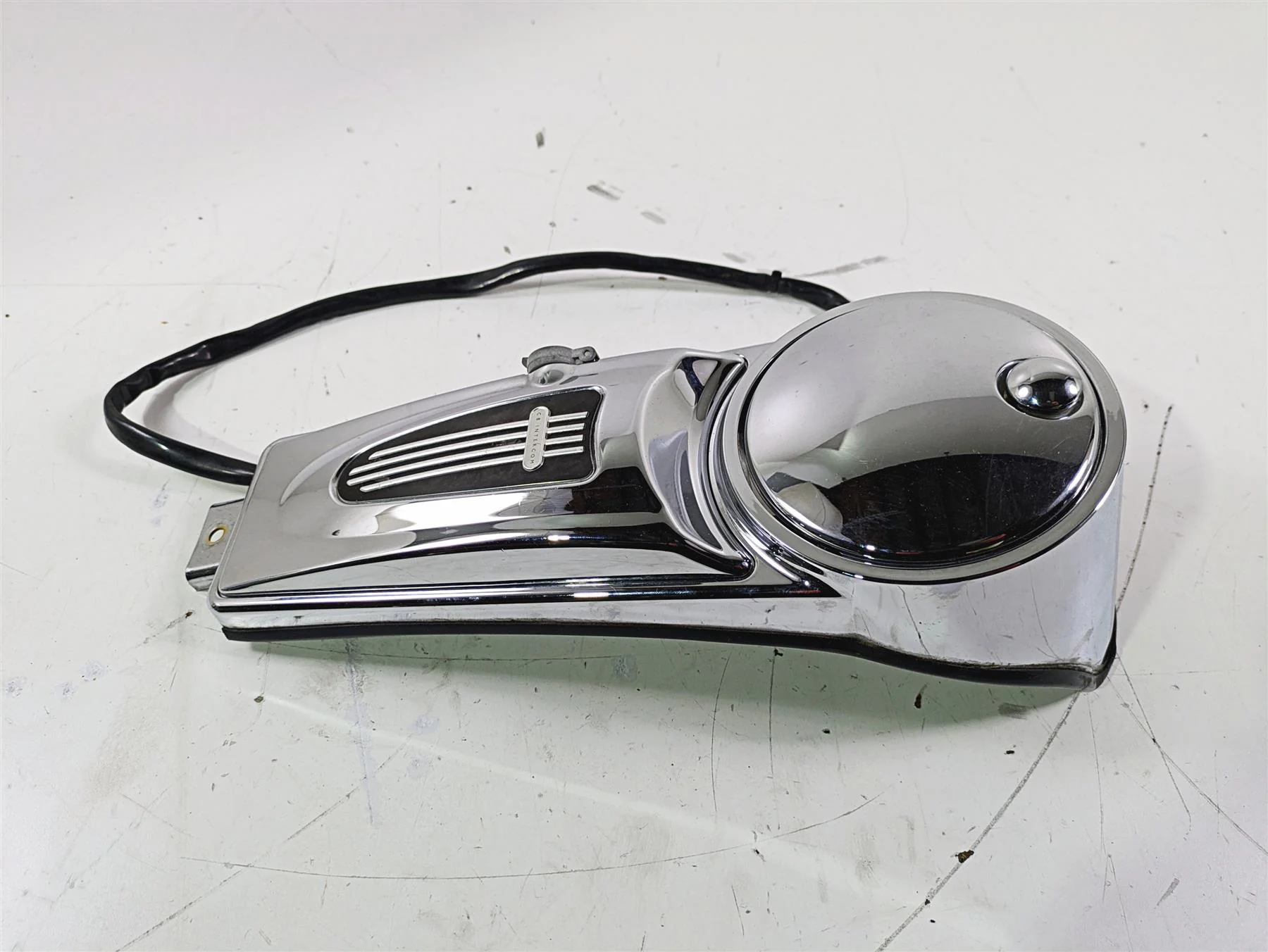 2007 Harley Touring FLHTCU SE CVO E-Glide Fuel Tank Dash Cover 61270-98A - Image 3
