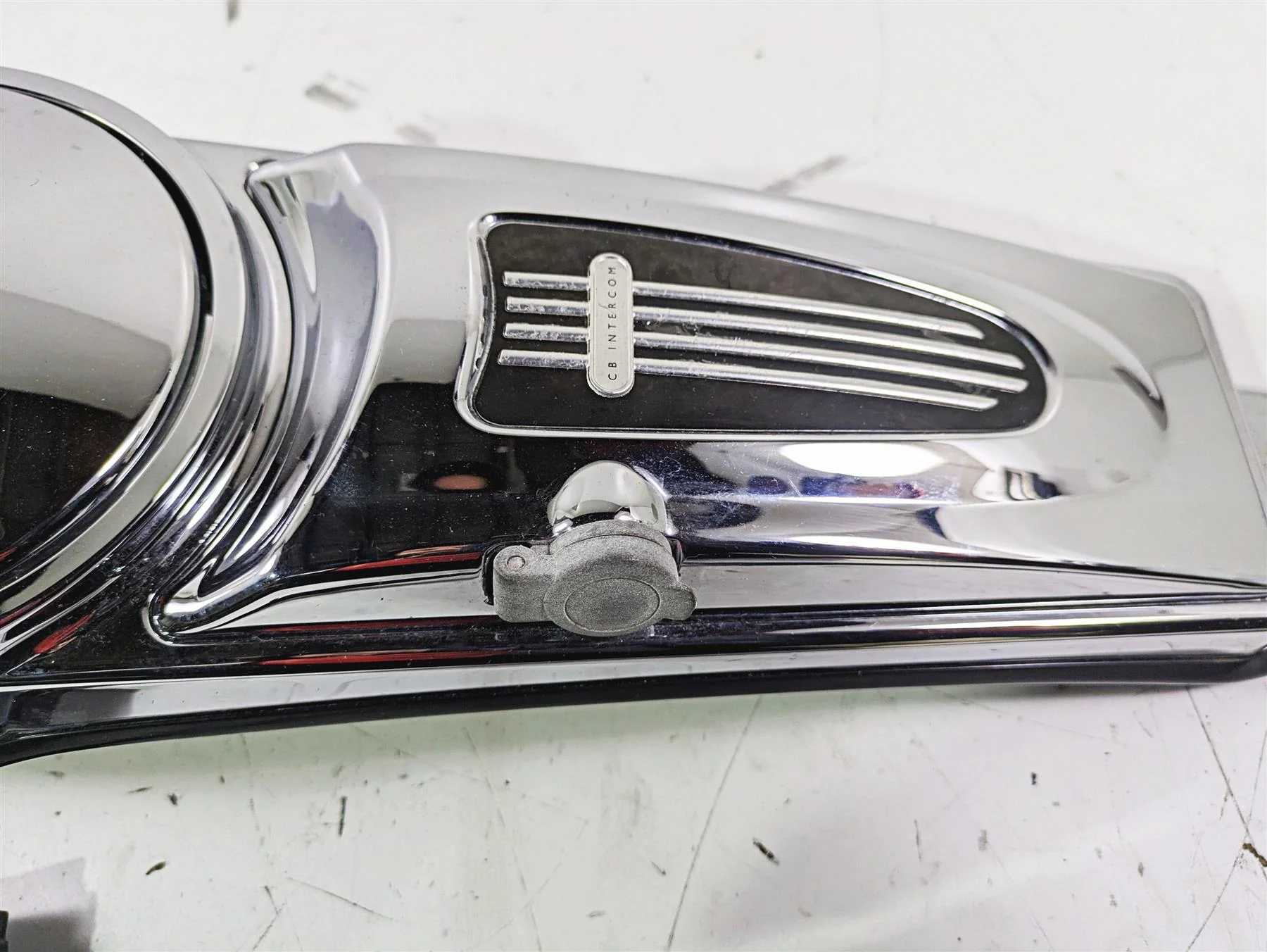 2007 Harley Touring FLHTCU SE CVO E-Glide Fuel Tank Dash Cover 61270-98A - Image 6