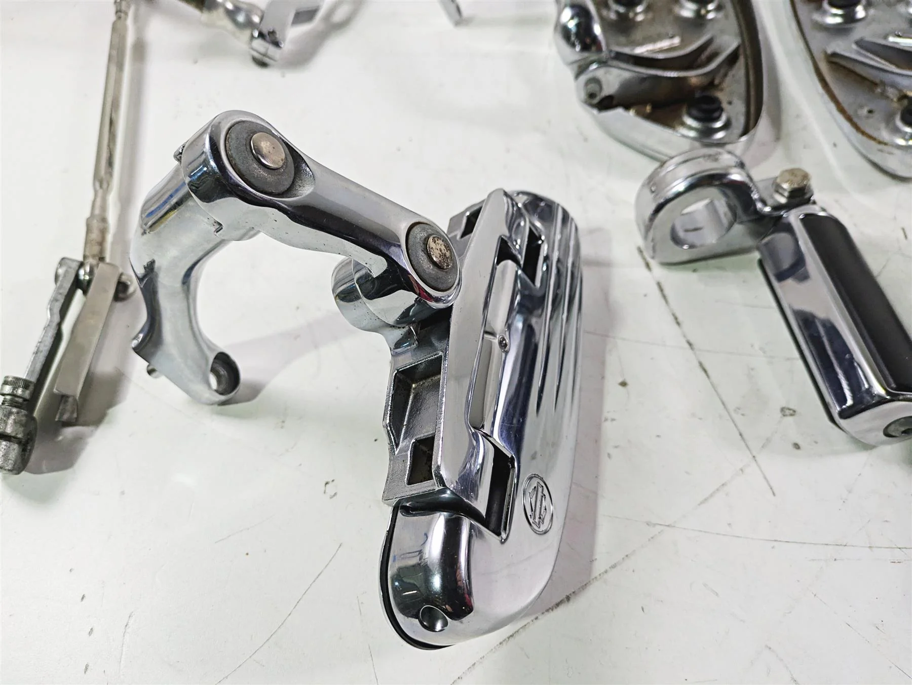 2007 Harley Touring FLHTCU SE CVO E-Glide Full Chrome Floor Board Set 50688-04 - Image 10