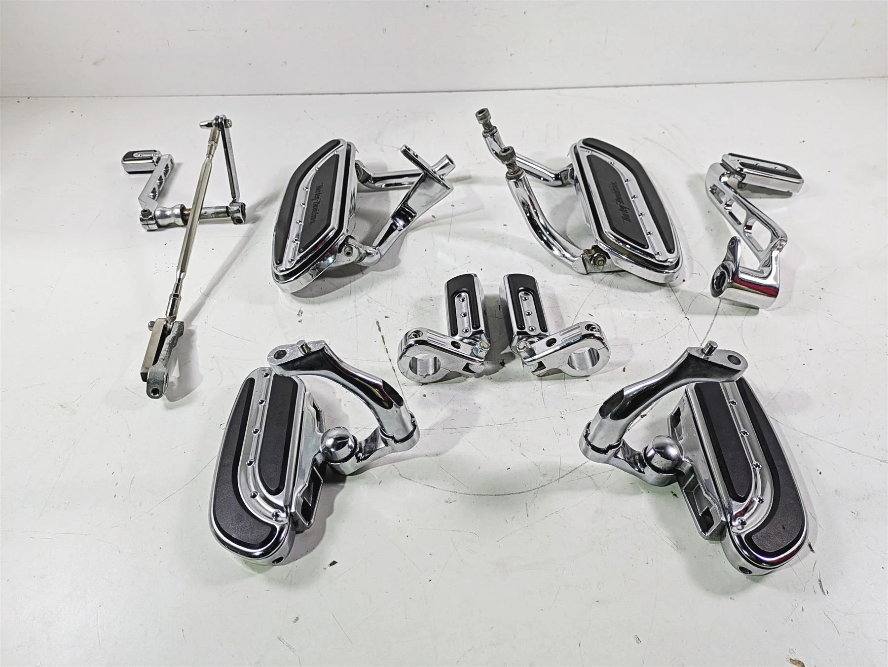 2007 Harley Touring FLHTCU SE CVO E-Glide Full Chrome Floor Board Set 50688-04 - Image 3