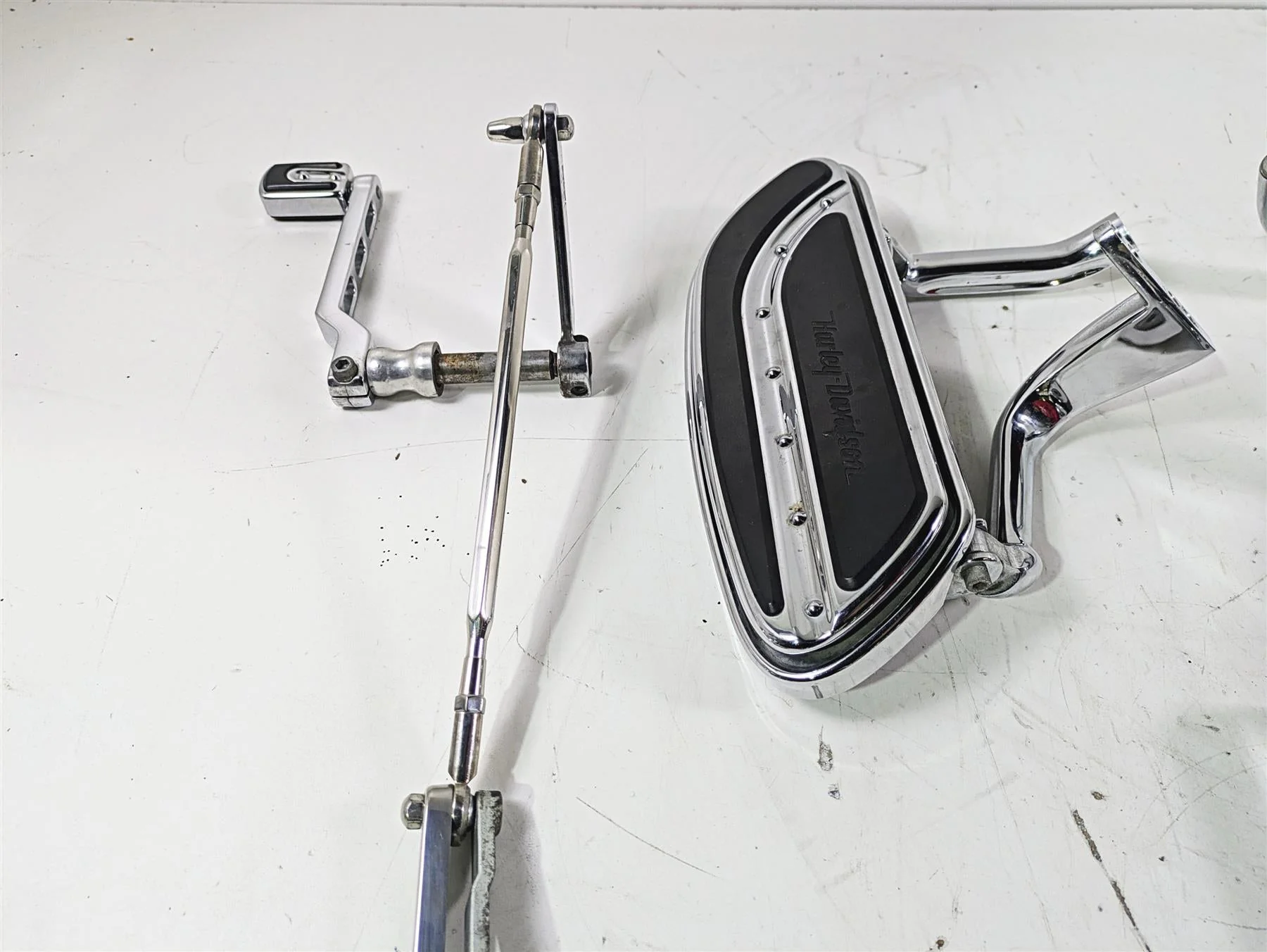2007 Harley Touring FLHTCU SE CVO E-Glide Full Chrome Floor Board Set 50688-04 - Image 6