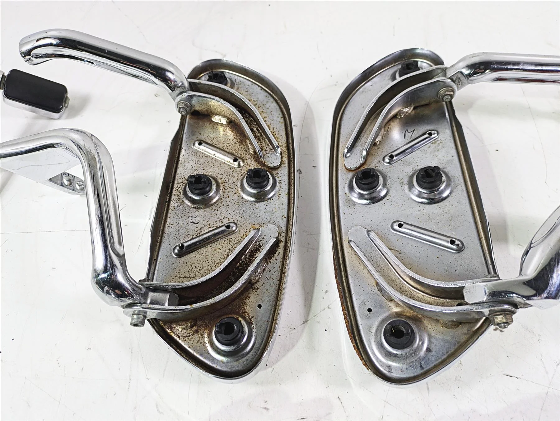 2007 Harley Touring FLHTCU SE CVO E-Glide Full Chrome Floor Board Set 50688-04 - Image 7