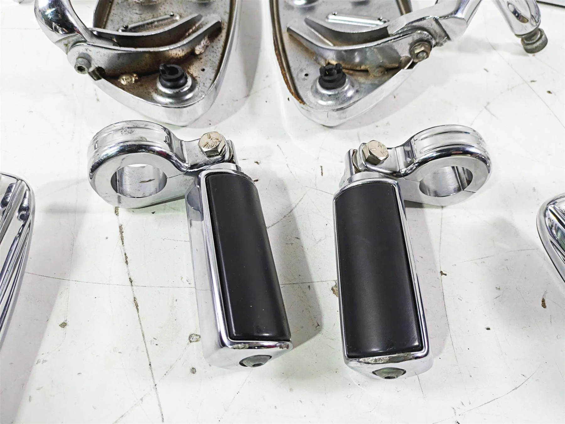 2007 Harley Touring FLHTCU SE CVO E-Glide Full Chrome Floor Board Set 50688-04 - Image 9