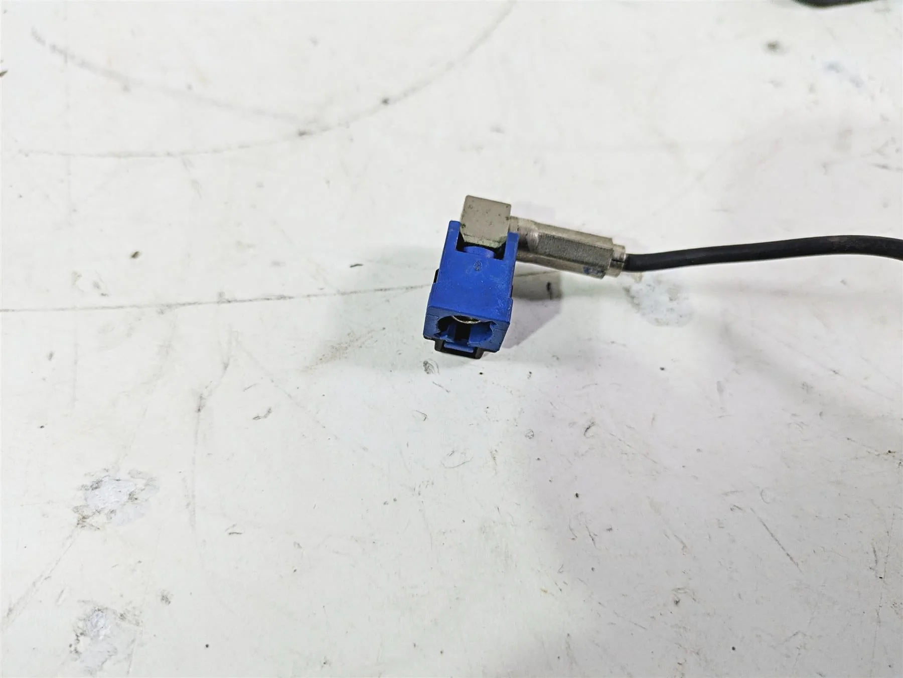 2007 Harley Touring FLHTCU SE CVO E-Glide Gps Antenna  76000222 - Image 6