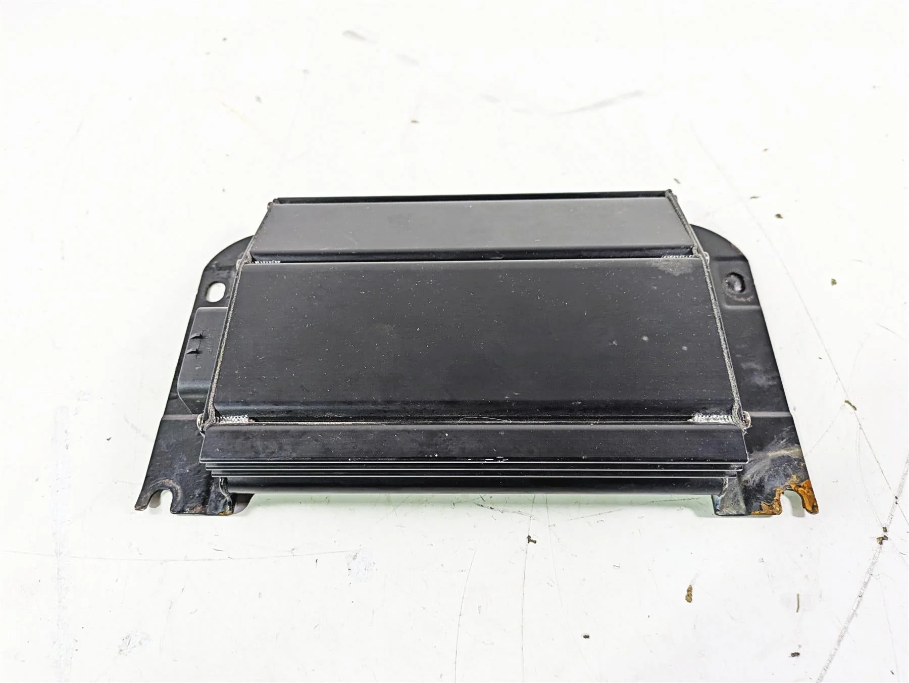 2007 Harley Touring FLHTCU SE CVO E-Glide Harman Kardon Amplifier Amp 76192-06A - Image 3