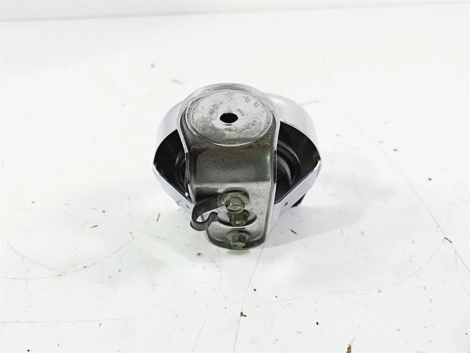 2007 Harley Touring FLHTCU SE CVO E-Glide Horn & Chrome Cover 61300478A - Image 3