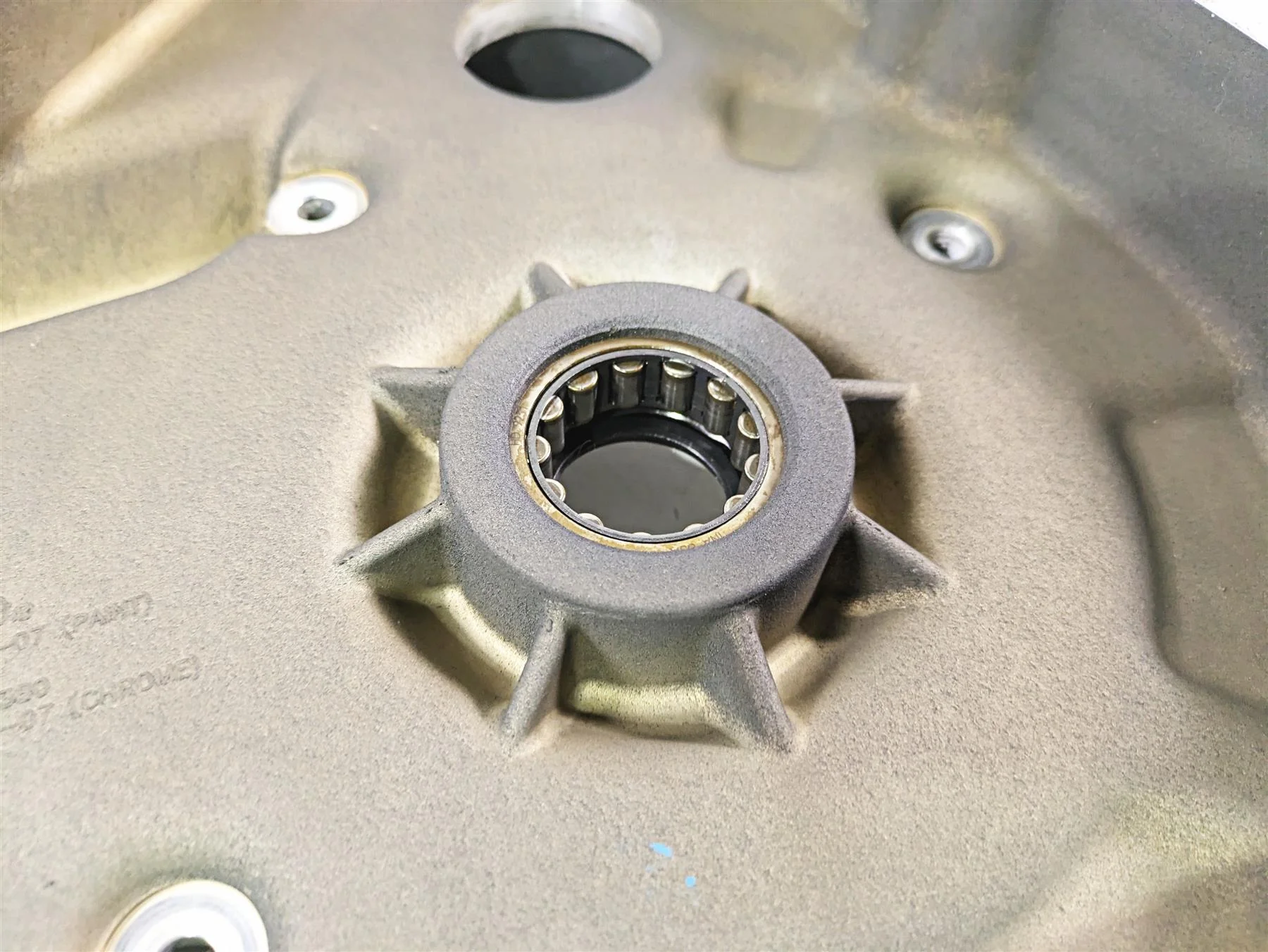 2007 Harley Touring FLHTCU SE CVO E-Glide Inner Primary Clutch Cover 60677-07 - Image 12