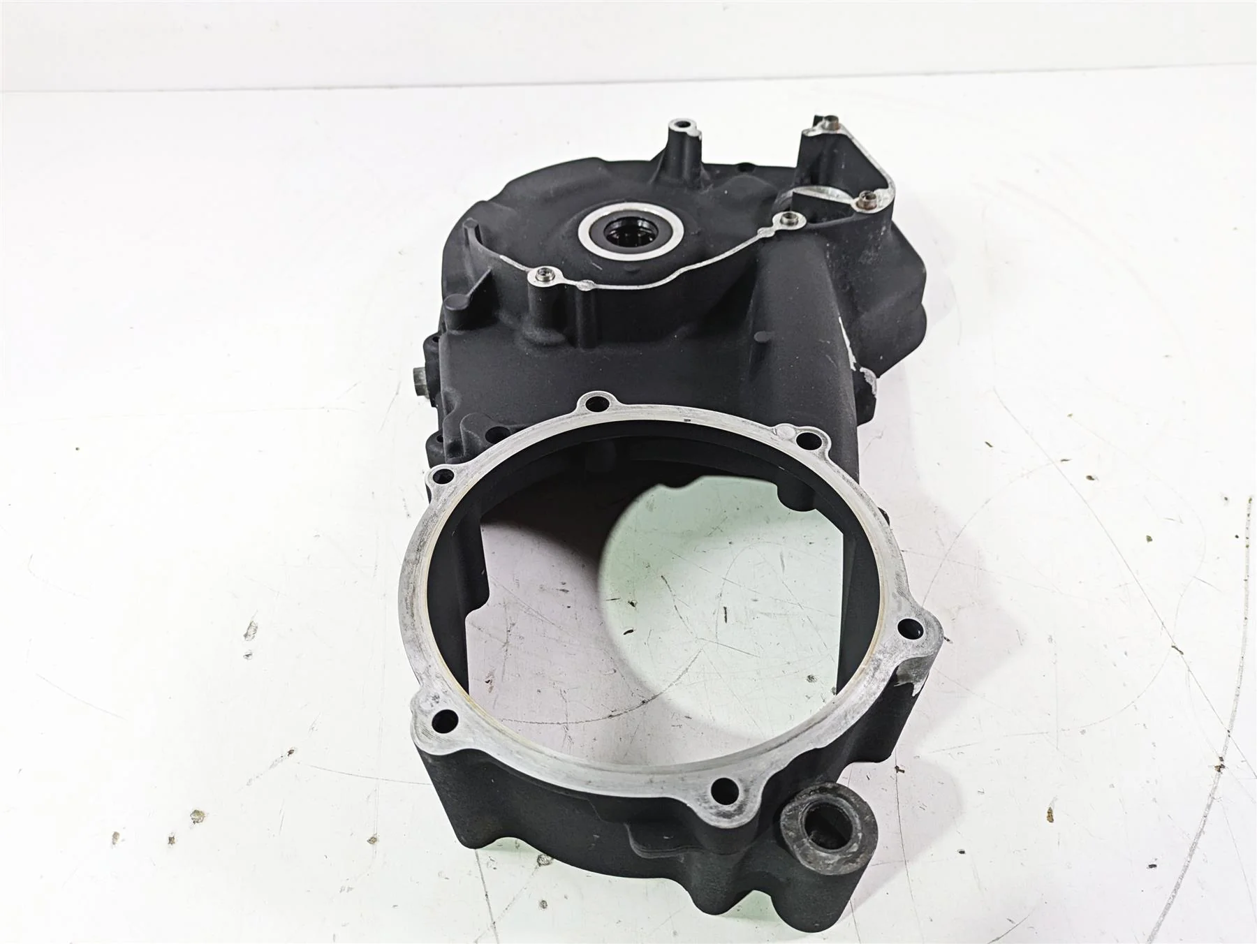 2007 Harley Touring FLHTCU SE CVO E-Glide Inner Primary Clutch Cover 60677-07 - Image 3