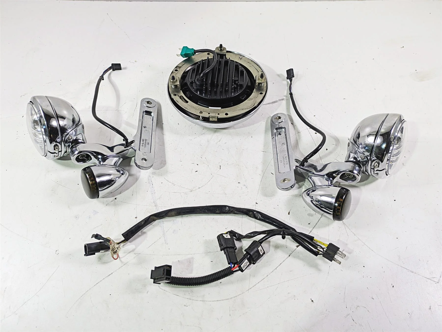 2007 Harley Touring FLHTCU SE CVO E-Glide Led Headlight Spot Light Set 69560-06 - Image 2