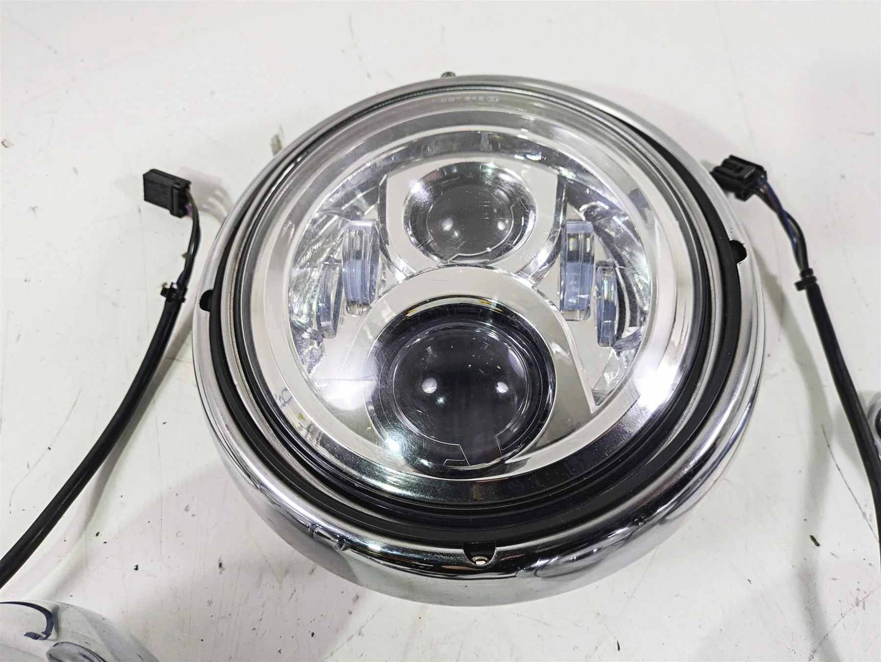 2007 Harley Touring FLHTCU SE CVO E-Glide Led Headlight Spot Light Set 69560-06 - Image 3