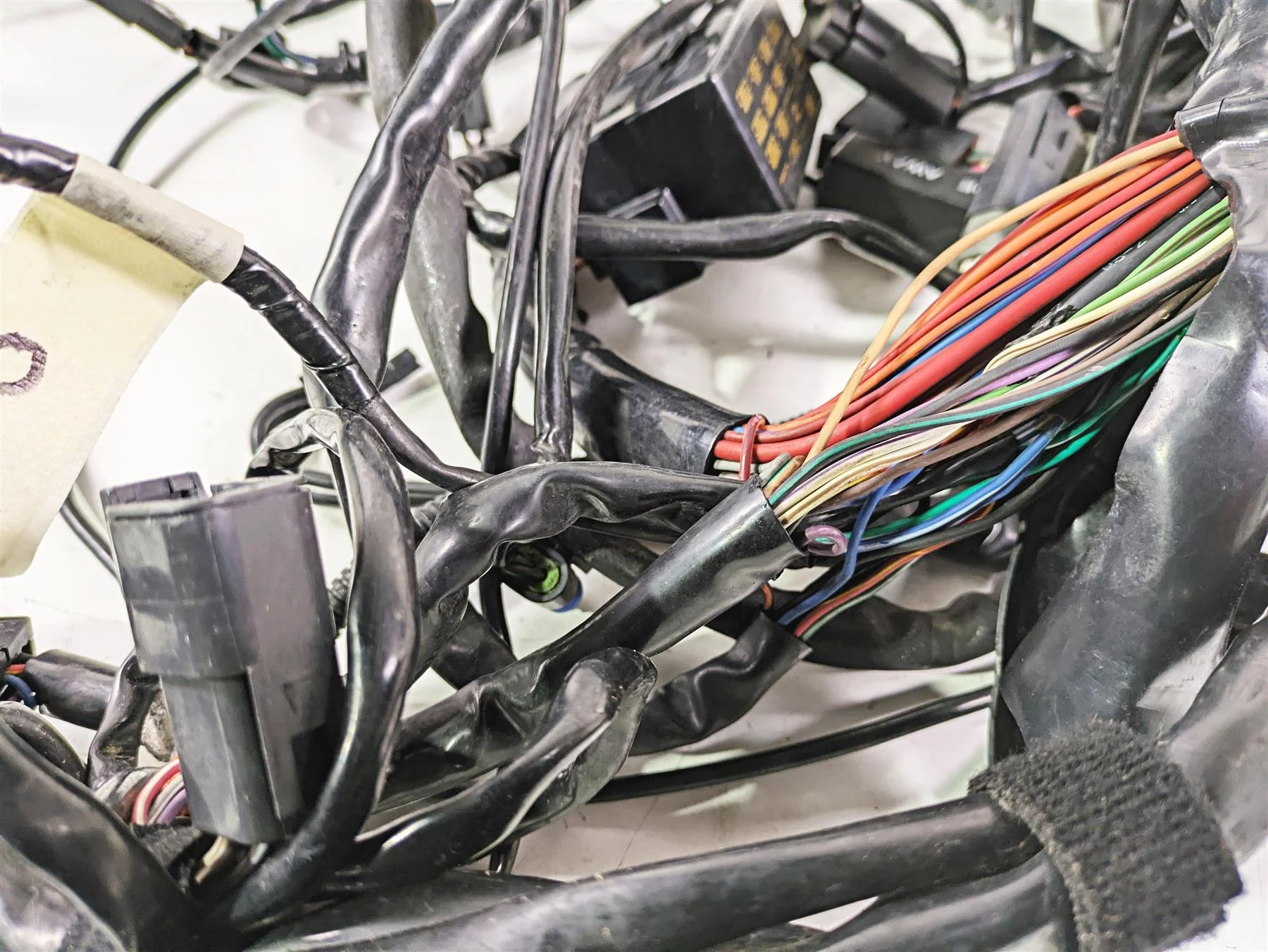 2007 Harley Touring FLHTCU SE CVO E-Glide Main Wiring Harness Loom 70992-07 - Image 10
