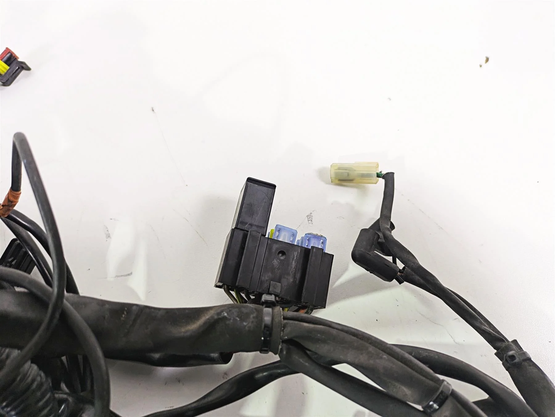 2007 Harley Touring FLHTCU SE CVO E-Glide Main Wiring Harness Loom 70992-07 - Image 8