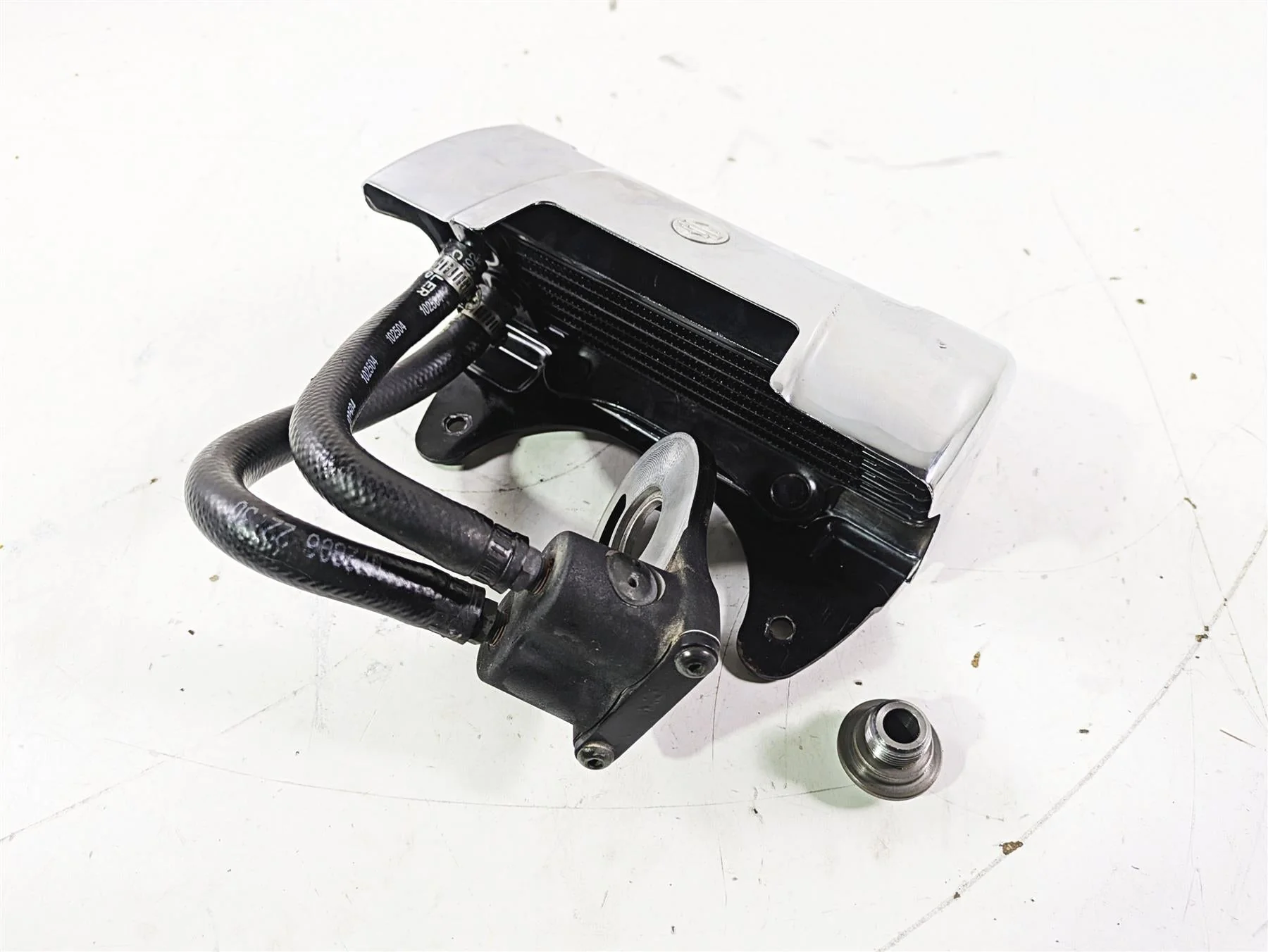 2007 Harley Touring FLHTCU SE CVO E-Glide Oil Cooler & Cover 63071-07 - Image 2