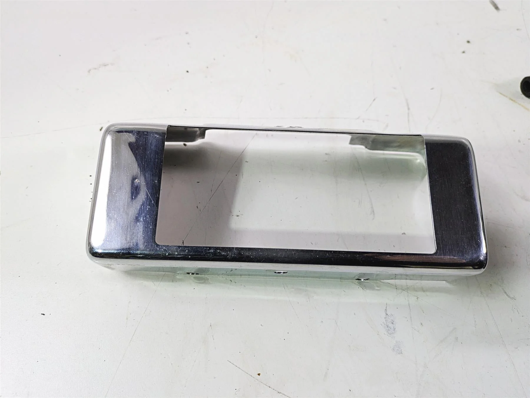 2007 Harley Touring FLHTCU SE CVO E-Glide Oil Cooler & Cover 63071-07 - Image 7