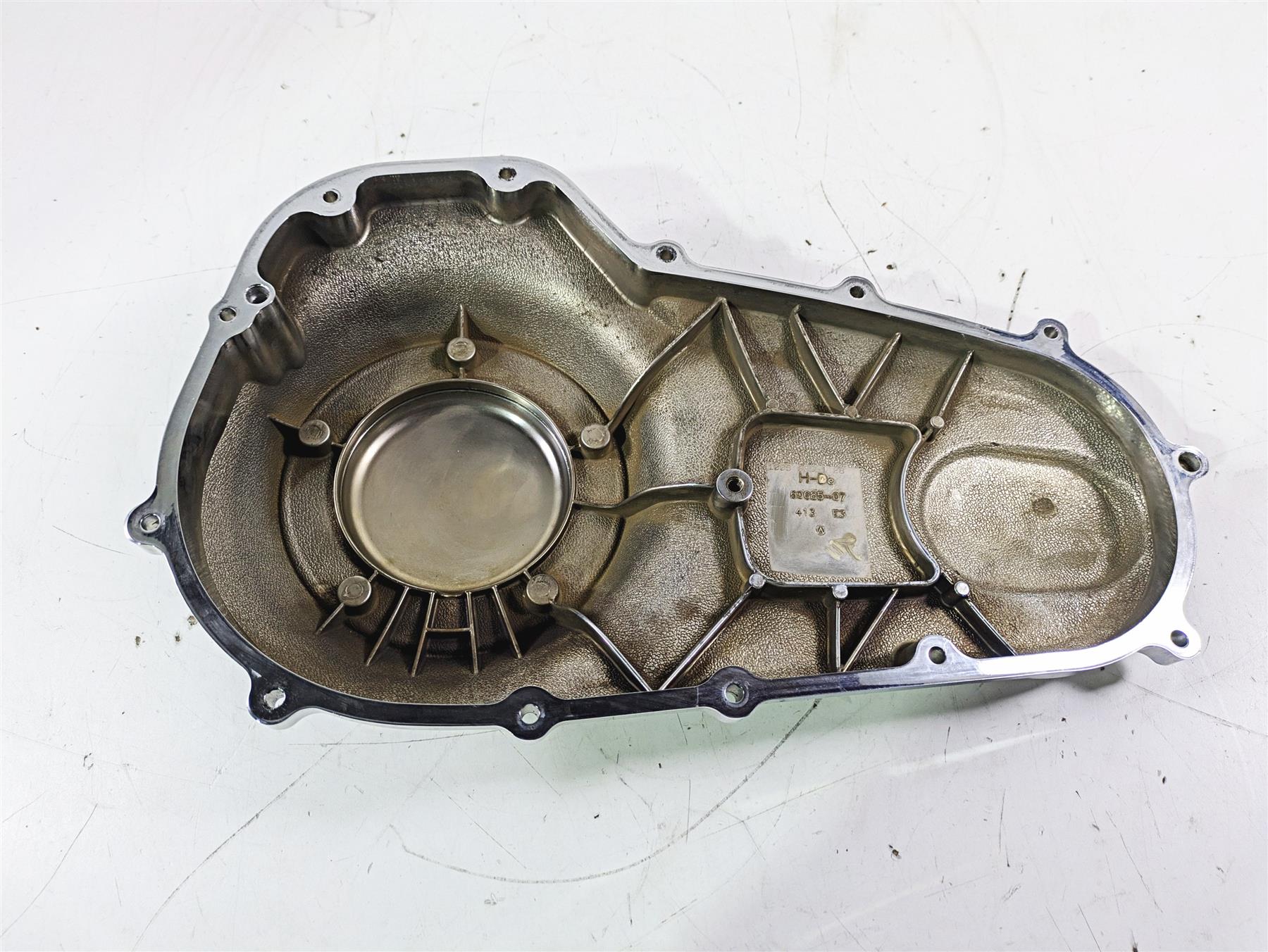 2007 Harley Touring FLHTCU SE CVO E-Glide Outer Primary 110 Derby Cover 60685-07 - Image 2