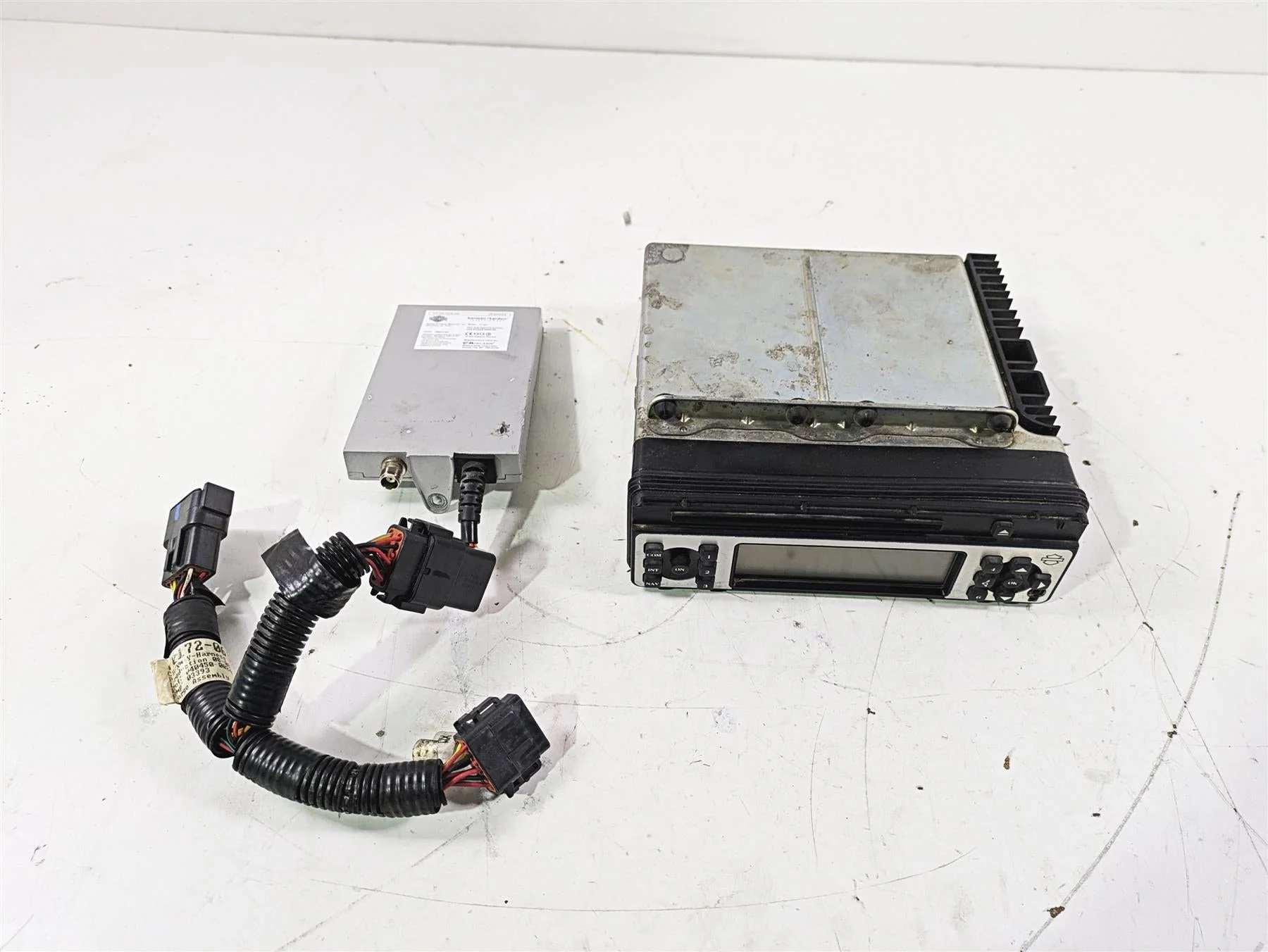 2007 Harley Touring FLHTCU SE CVO E-Glide Radio Cd Player & Cb Module 76160-06