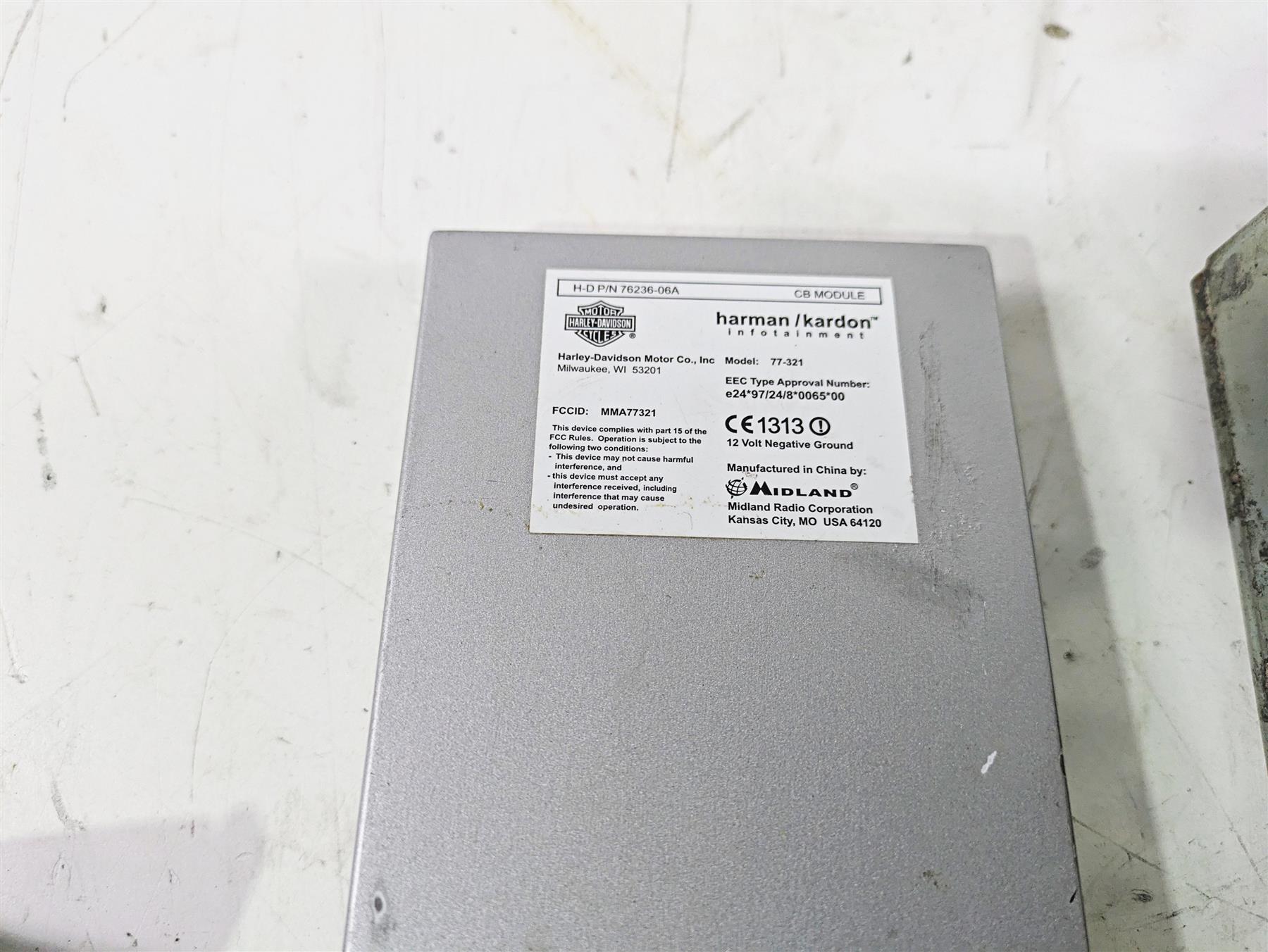 2007 Harley Touring FLHTCU SE CVO E-Glide Radio Cd Player & Cb Module 76160-06 - Image 7