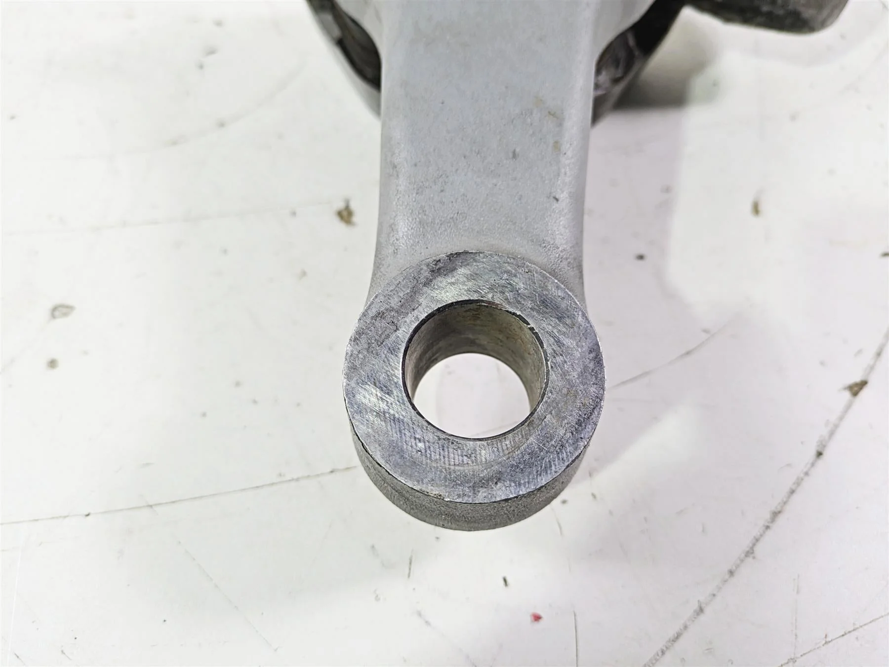 2007 Harley Touring FLHTCU SE CVO E-Glide Rear Caliper & Bracket  44595-07 - Image 6