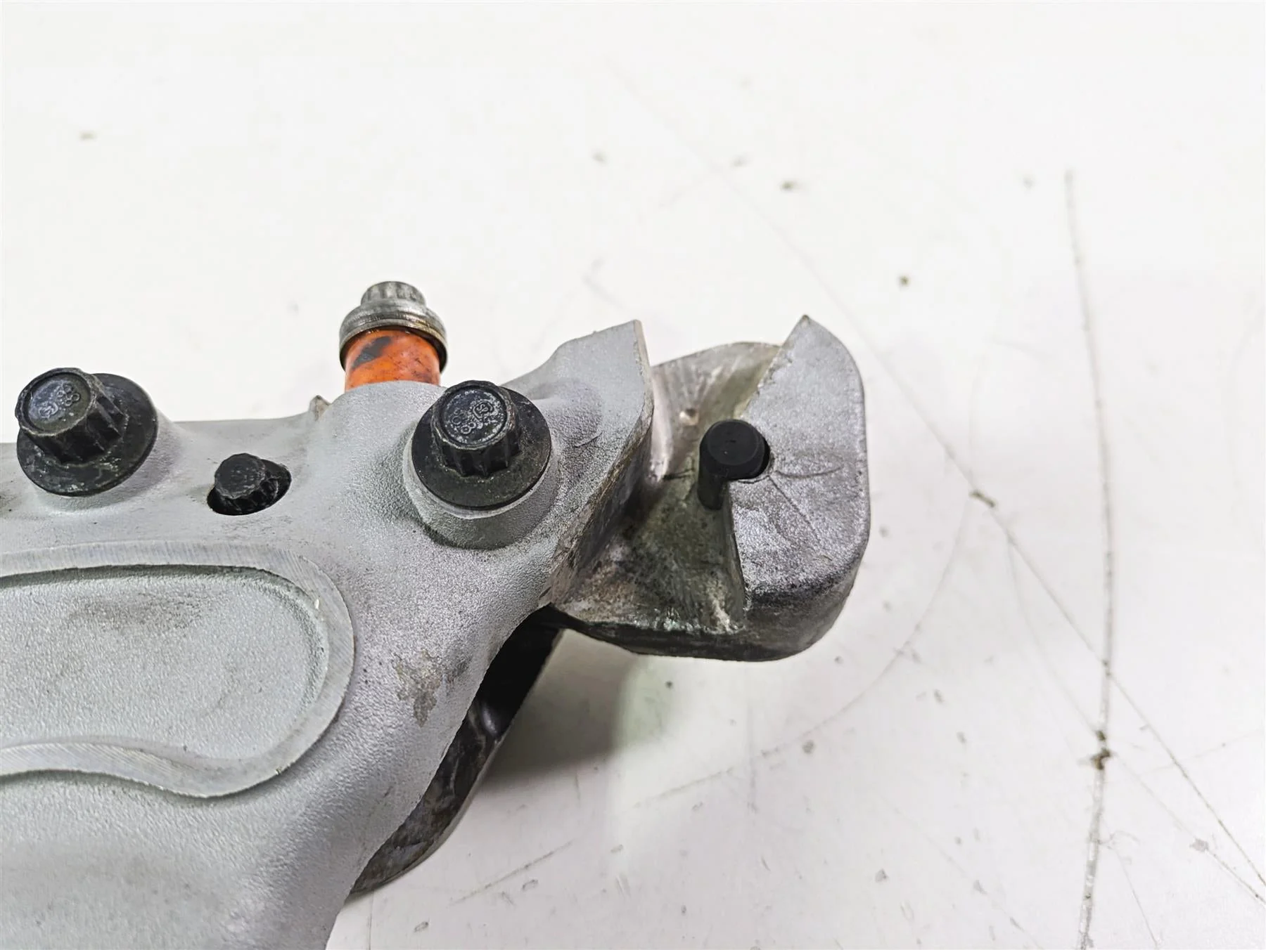 2007 Harley Touring FLHTCU SE CVO E-Glide Rear Caliper & Bracket  44595-07 - Image 7
