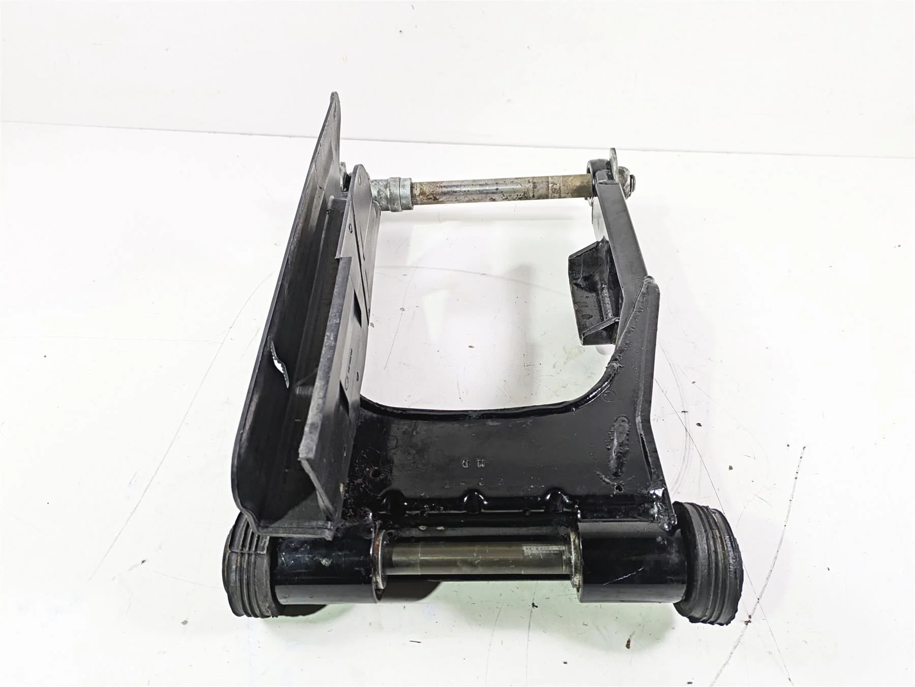 2007 Harley Touring FLHTCU SE CVO E-Glide Rear Swingarm Swing Arm 1" 47549-02A - Image 4