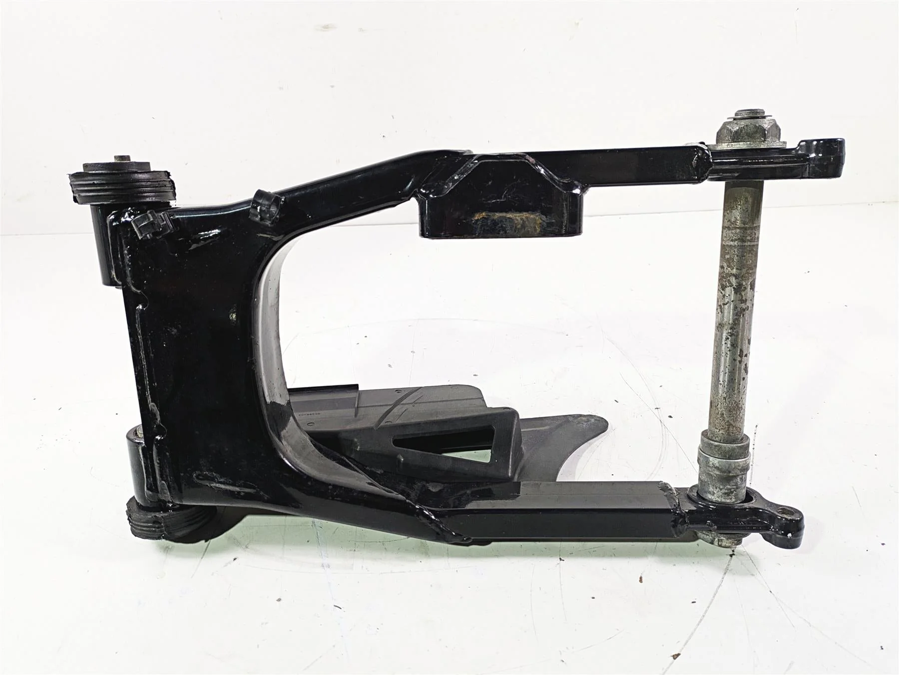 2007 Harley Touring FLHTCU SE CVO E-Glide Rear Swingarm Swing Arm 1" 47549-02A - Image 9