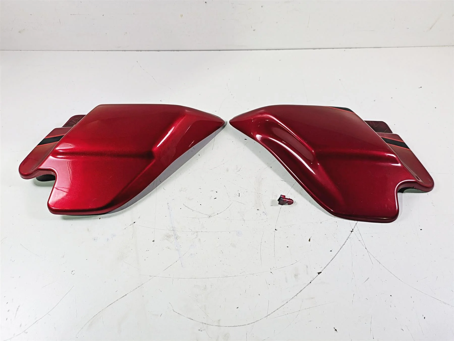 2007 Harley Touring FLHTCU SE CVO E-Glide Side Cover Cherry Black Ice 66048-97 - Image 11