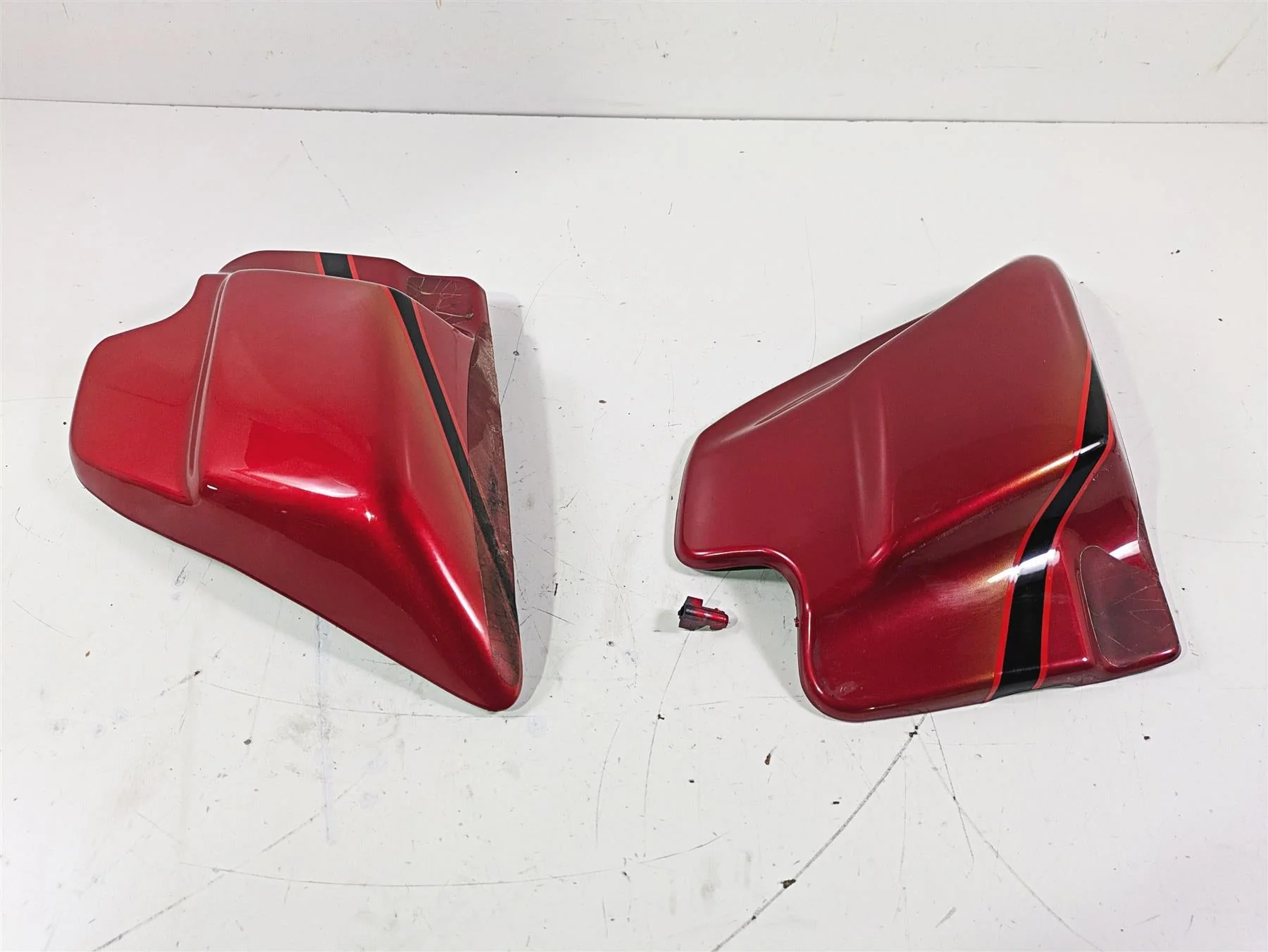 2007 Harley Touring FLHTCU SE CVO E-Glide Side Cover Cherry Black Ice 66048-97 - Image 2