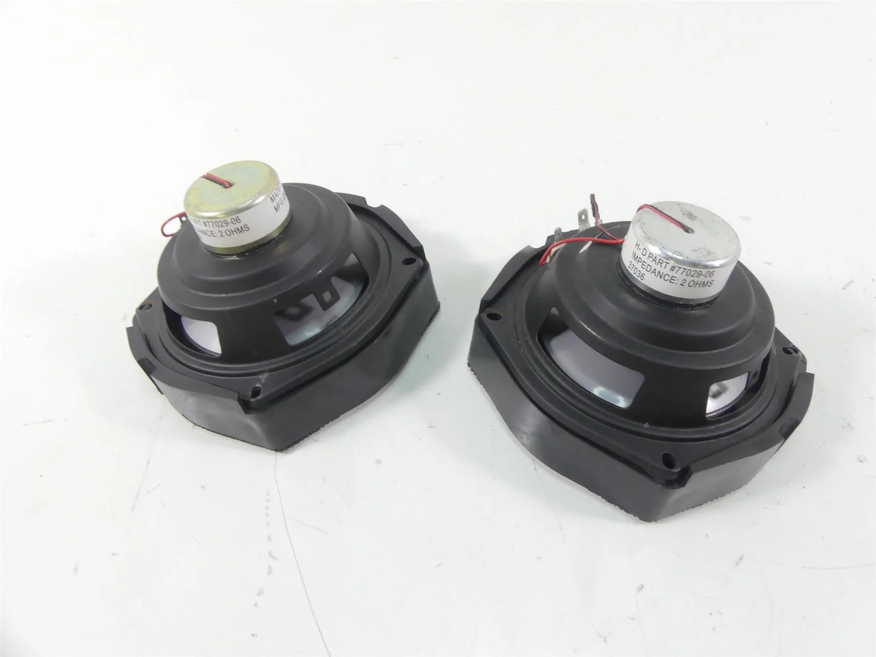 2007 Harley Touring FLHTCU SE CVO Electra Glide Front Speaker Set 5.25" 77029-06 - Image 2