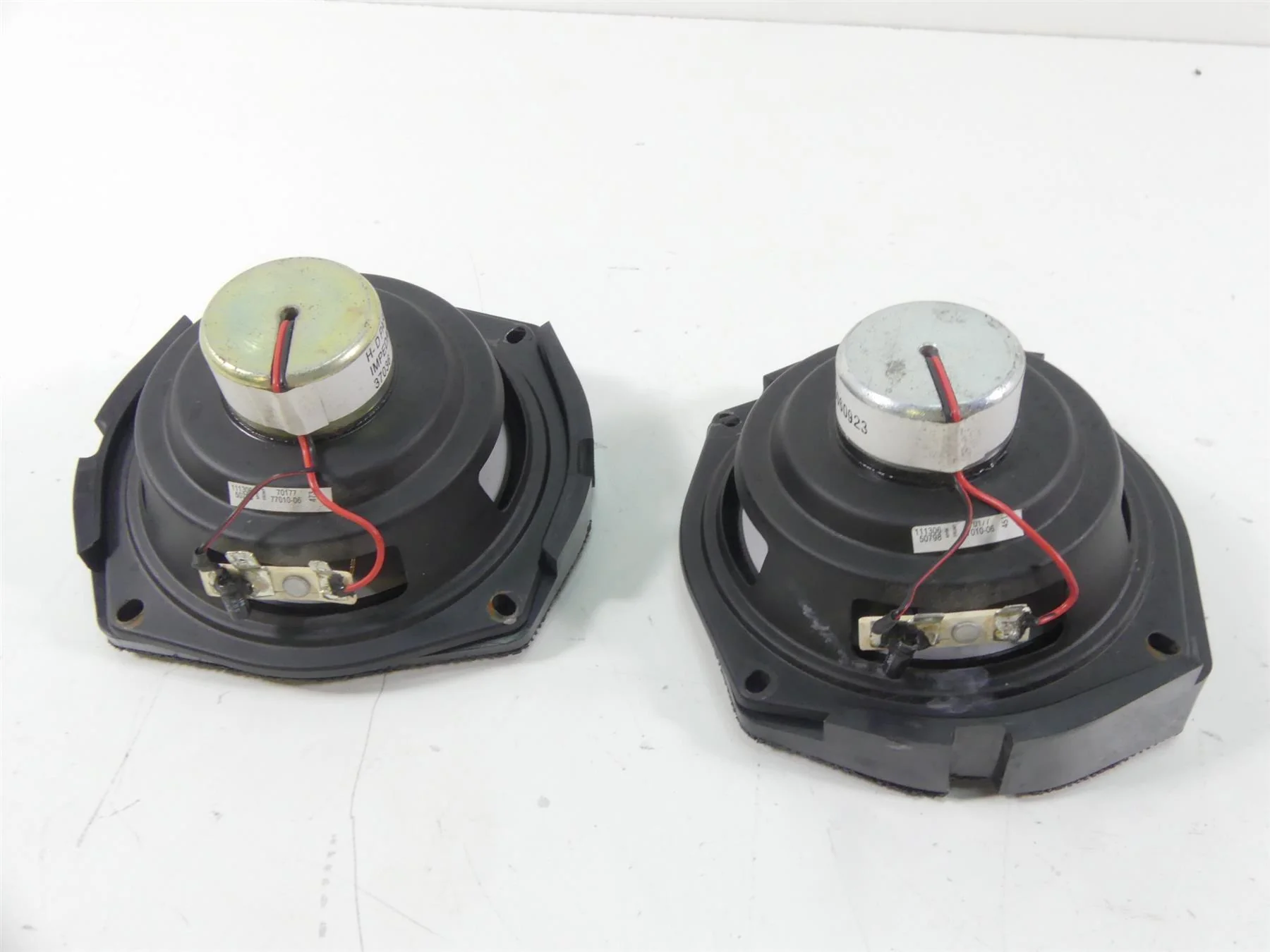 2007 Harley Touring FLHTCU SE CVO Electra Glide Front Speaker Set 5.25" 77029-06 - Image 3