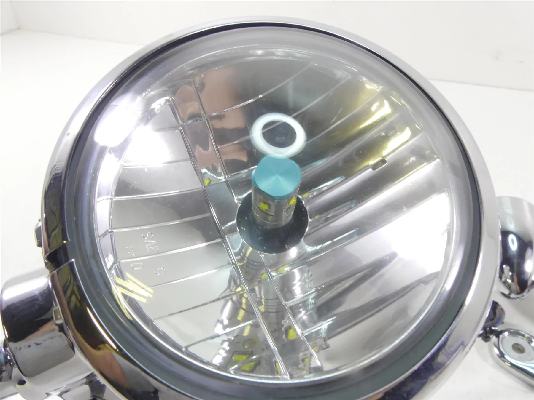 2007 Harley Touring FLHTCU SE CVO Electra Glide Front Spot Led Lights 69548-06 - Image 4