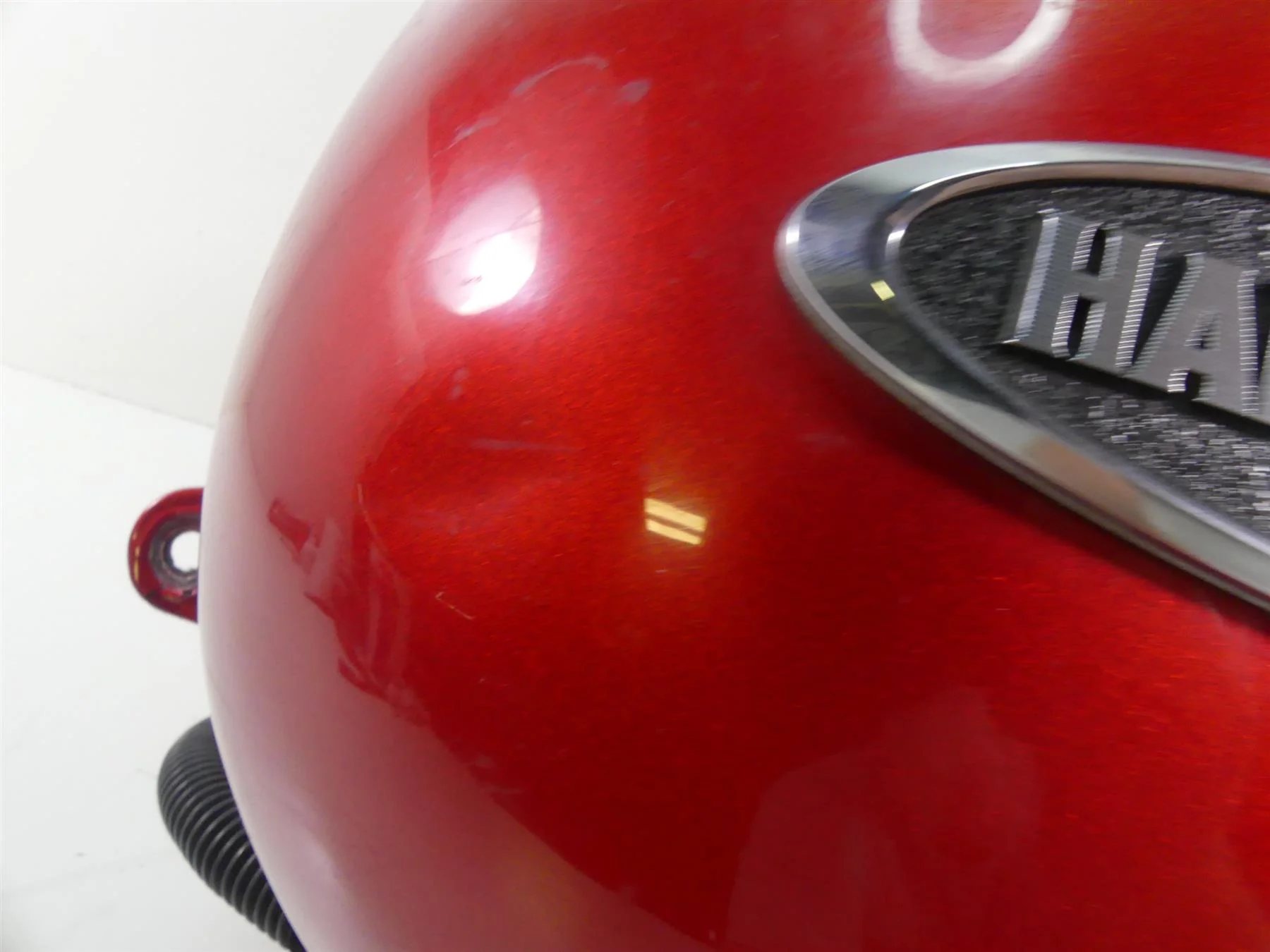 2007 Harley Touring FLHTCU SE CVO Electra Glide Fuel Gas Tank - Read 61356-03 - Image 12