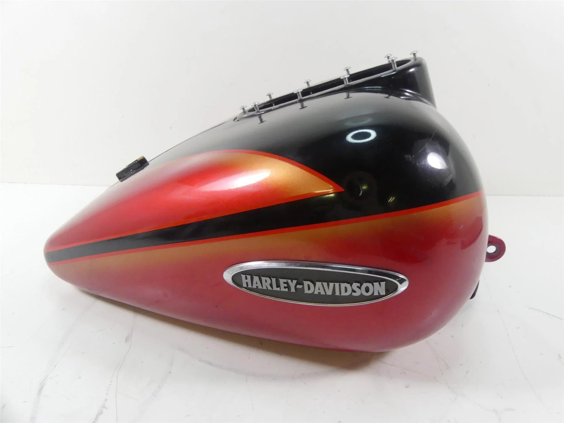 2007 Harley Touring FLHTCU SE CVO Electra Glide Fuel Gas Tank - Read 61356-03 - Image 3