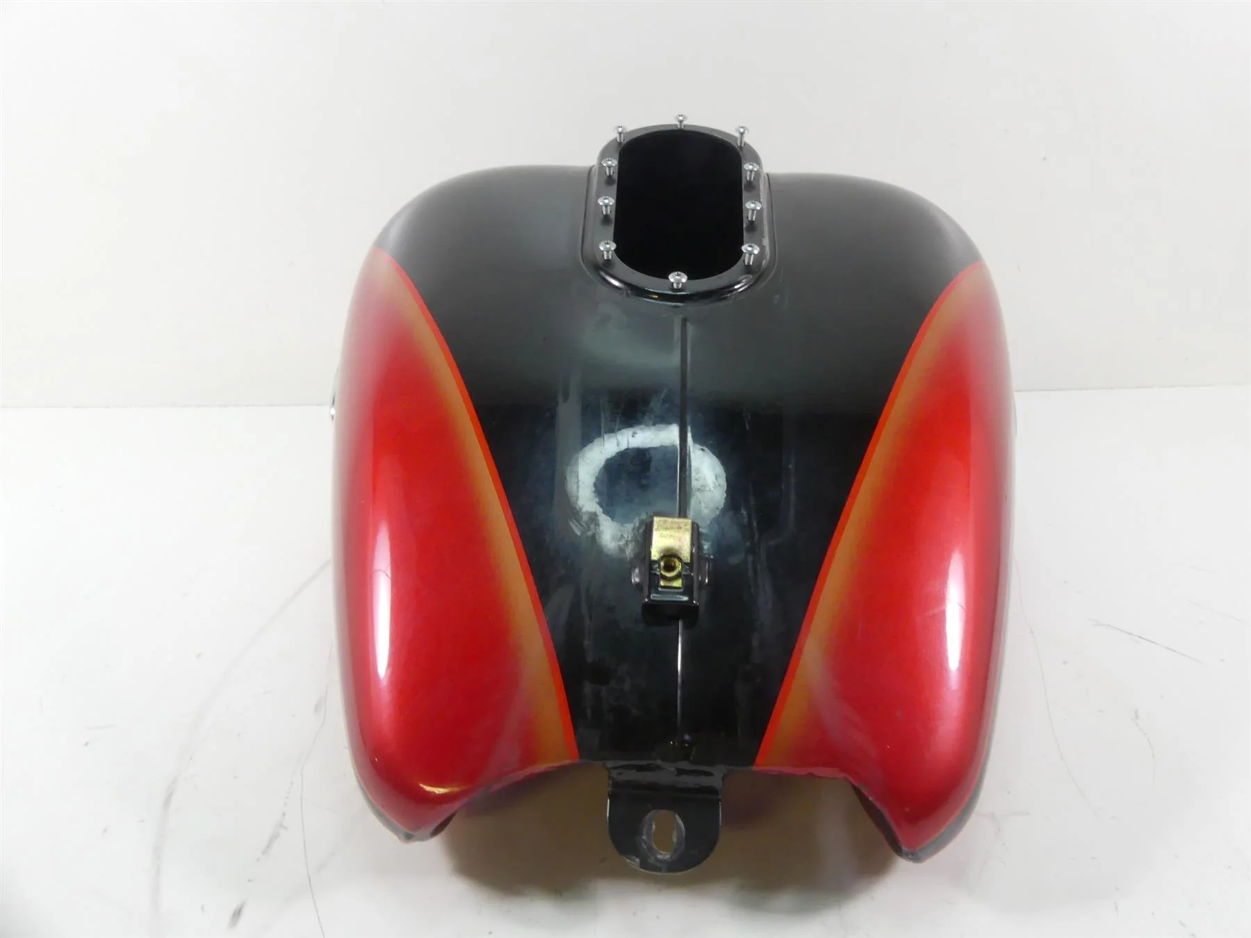 2007 Harley Touring FLHTCU SE CVO Electra Glide Fuel Gas Tank - Read 61356-03 - Image 4
