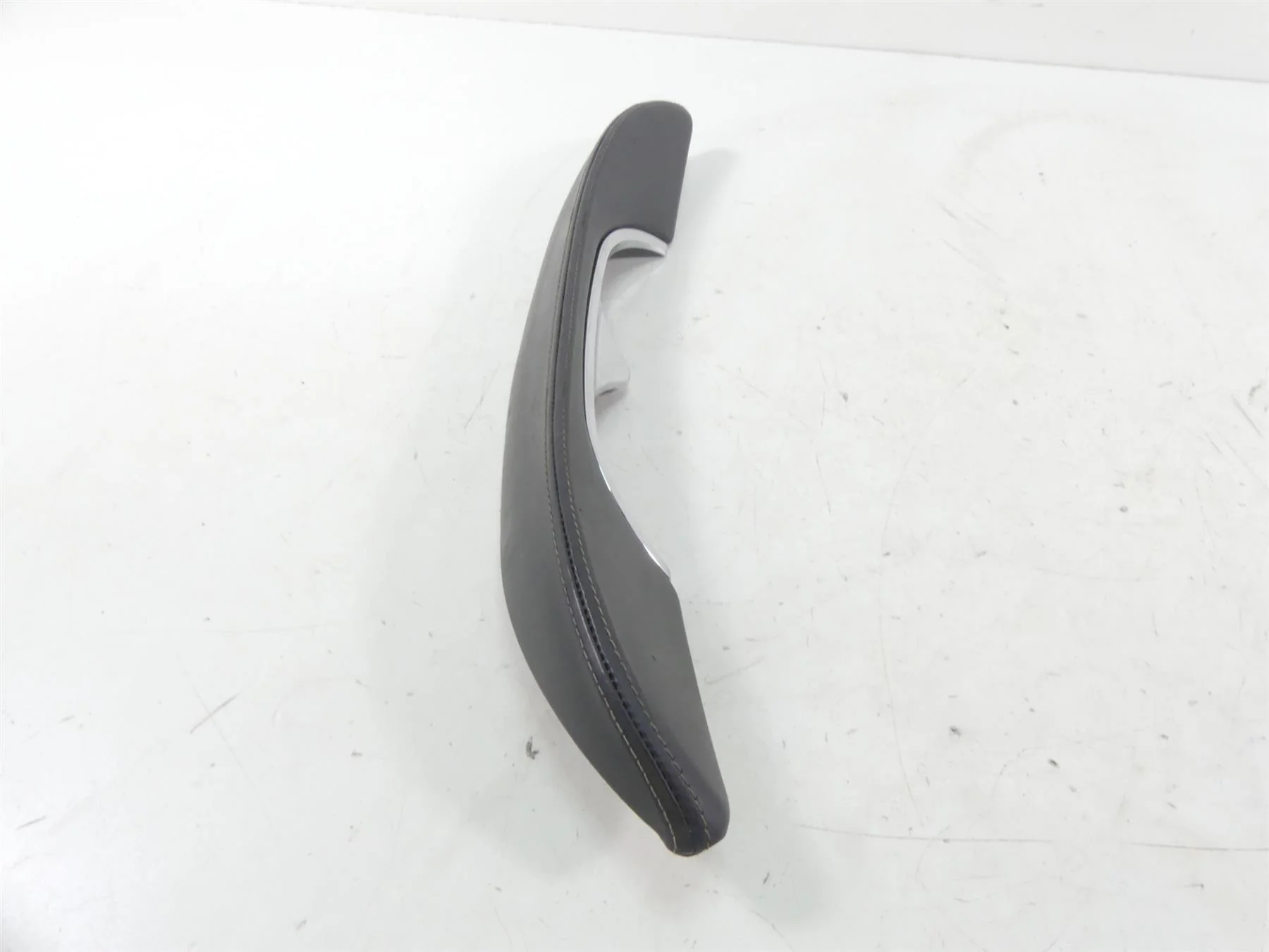 2007 Harley Touring FLHTCU SE CVO Electra Glide Inner Fairing Dash Pad 57842-06 - Image 4