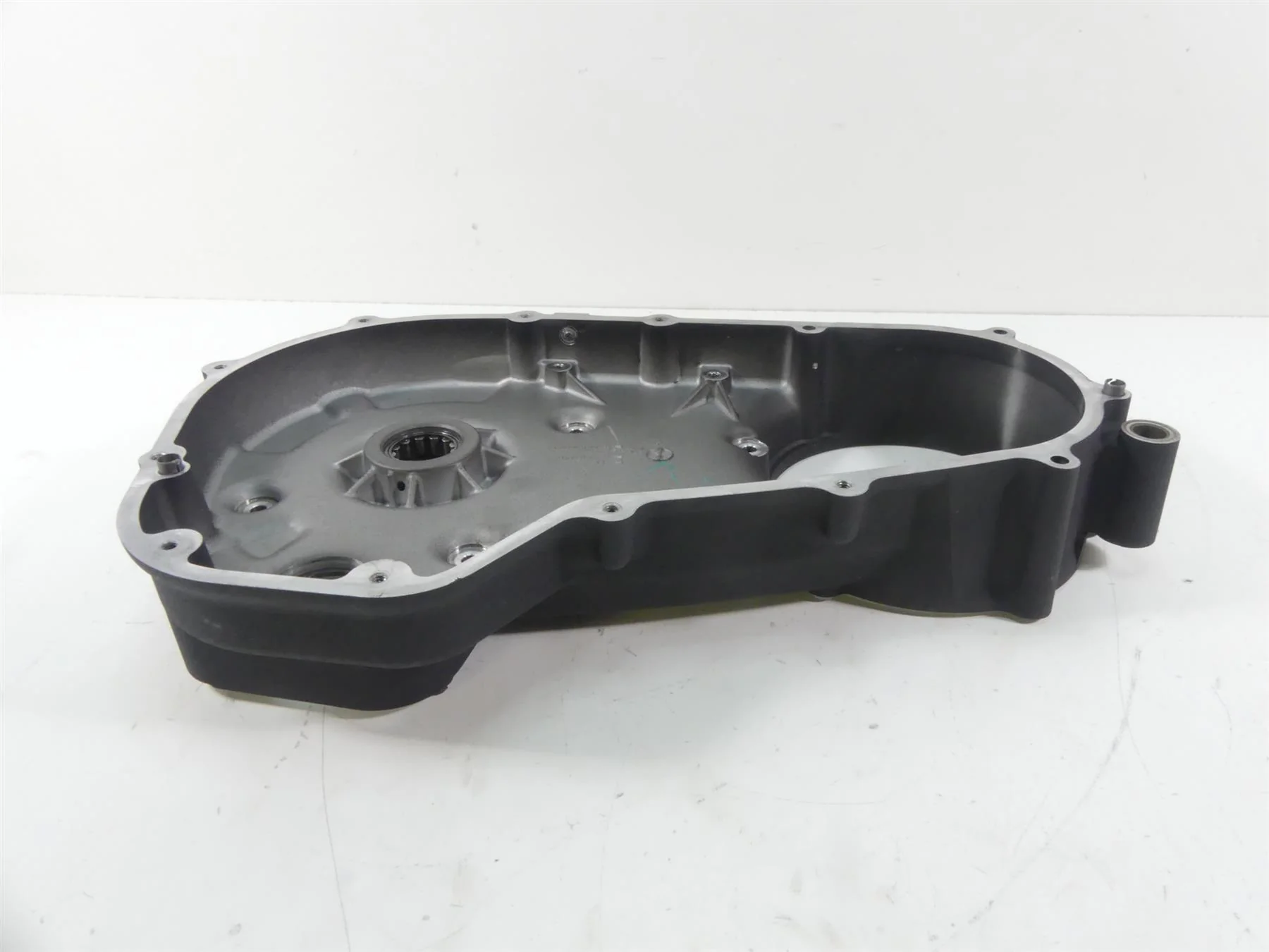 2007 Harley Touring FLHTCU SE CVO Electra Glide Inner Primary Cover 60677-07 - Image 3