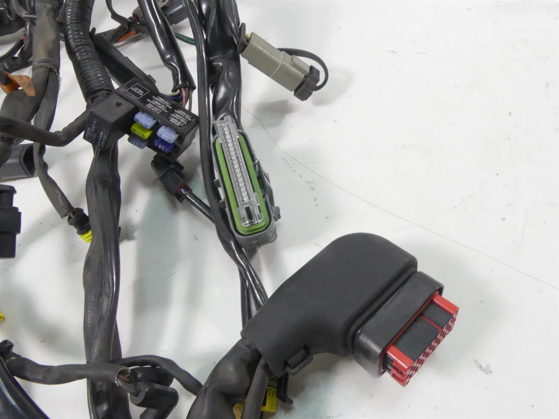 2007 Harley Touring FLHTCU SE CVO Electra Glide Main Wiring Harness 70992-07 - Image 3