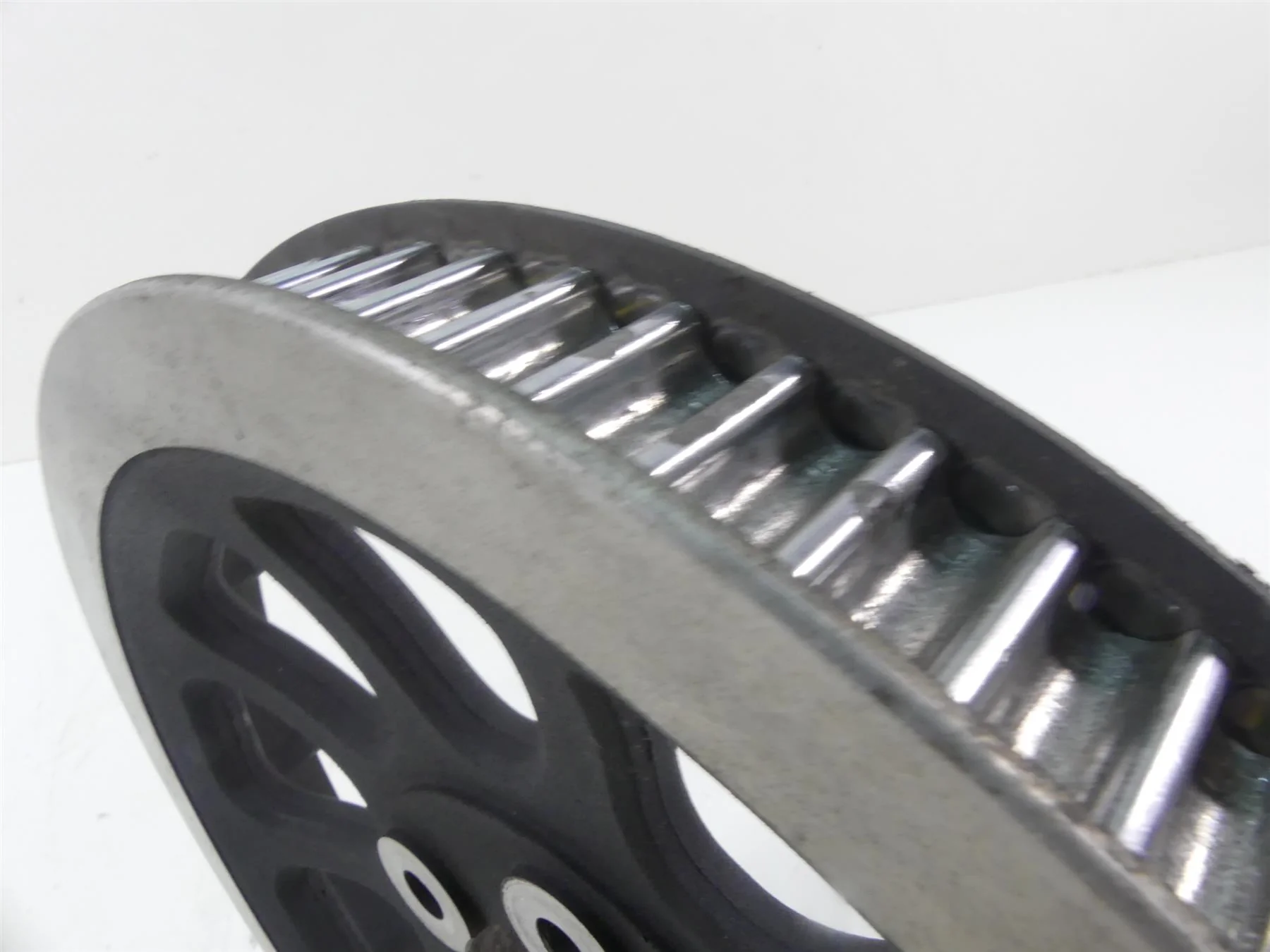 2007 Harley Touring FLHTCU SE CVO Electra Glide Rear Belt Pulley 66T 1" 37781-07 - Image 3
