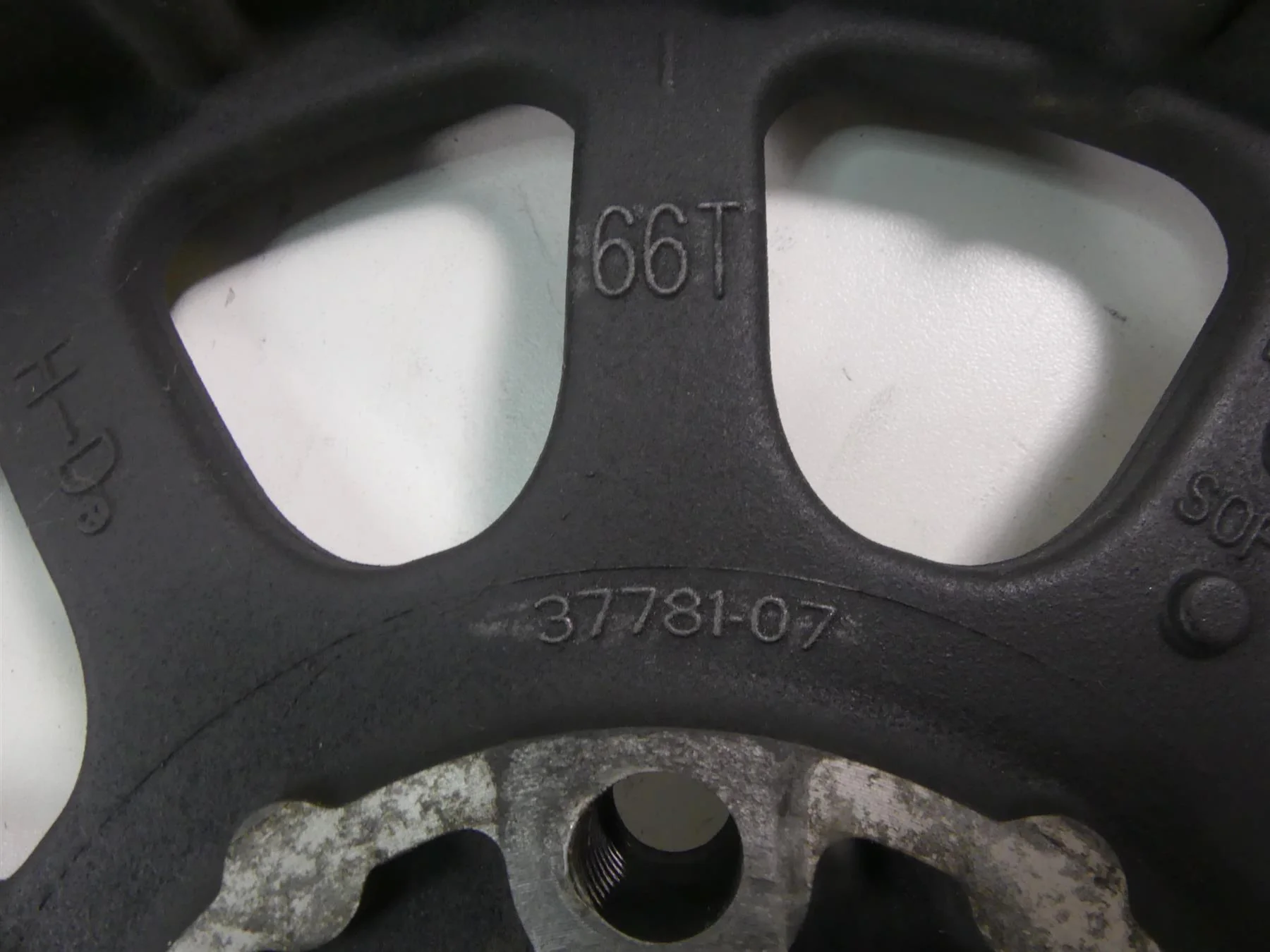 2007 Harley Touring FLHTCU SE CVO Electra Glide Rear Belt Pulley 66T 1" 37781-07 - Image 6