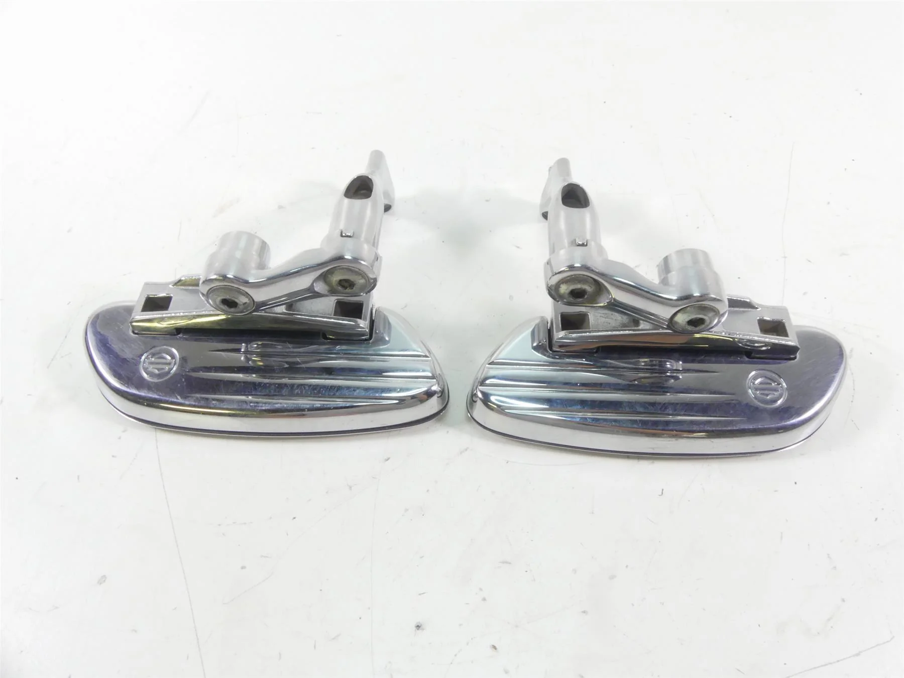 2007 Harley Touring FLHTCU SE CVO Electra Glide Rear Floor Board Set 50700-04 - Image 3