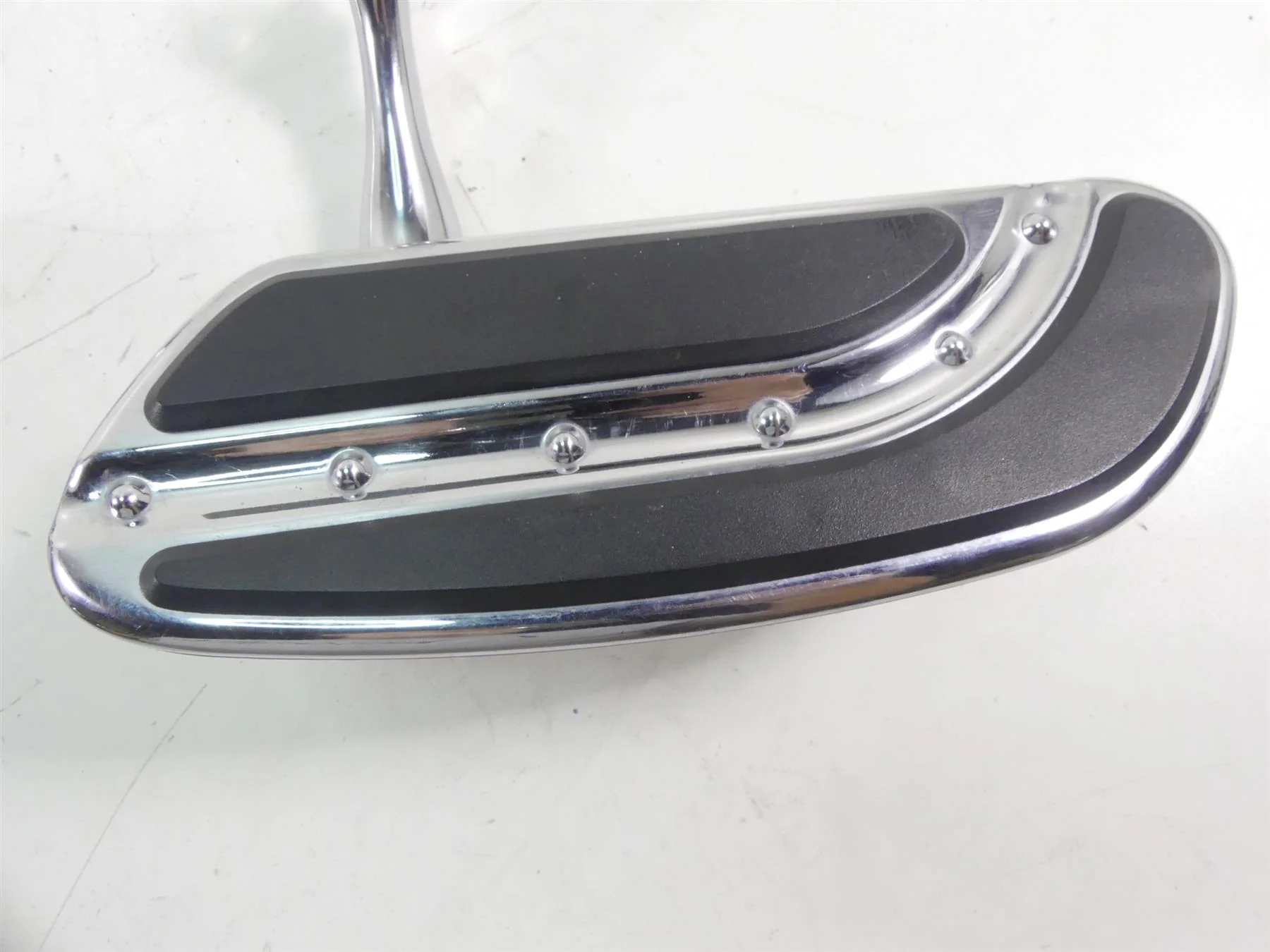 2007 Harley Touring FLHTCU SE CVO Electra Glide Rear Floor Board Set 50700-04 - Image 8