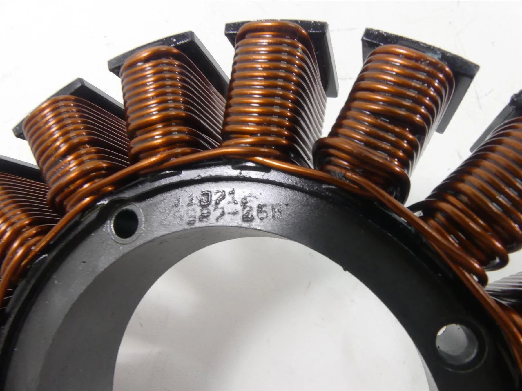 2007 Harley Touring FLHTCU SE CVO Electra Glide Stator Alternator 50A 29987-06D - Image 6