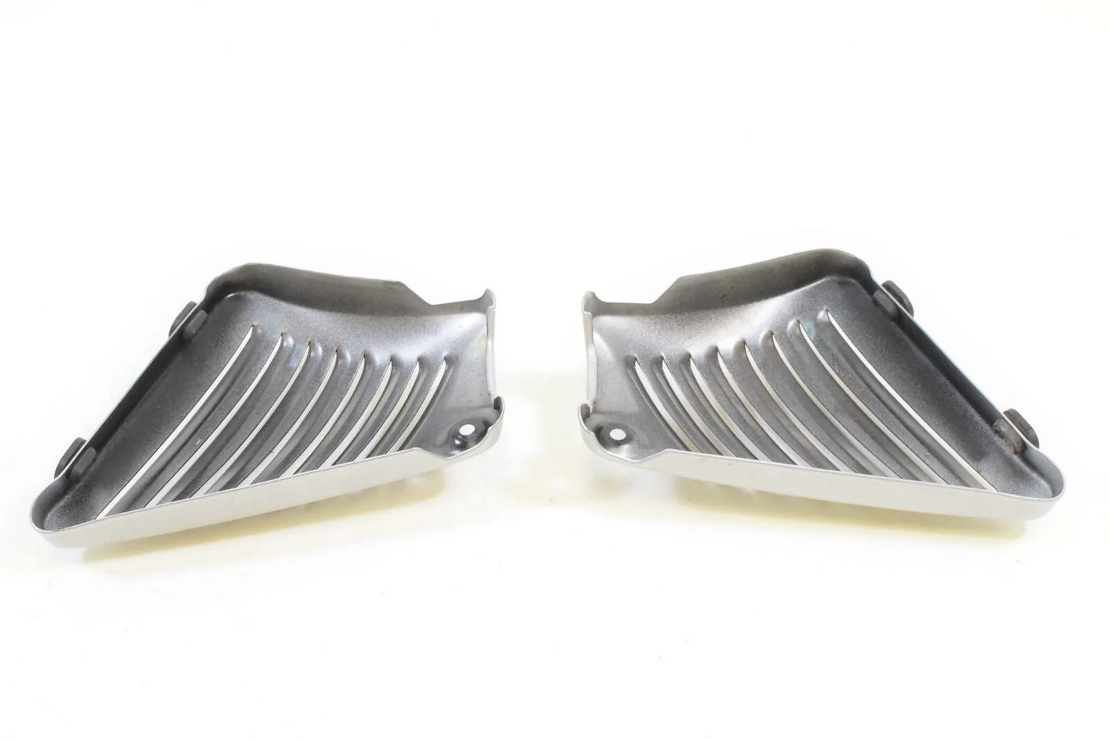 2007 Harley VRSCX V-Rod Frame Neck Cover Fairing Set L 66156-07 R 66155-07 - Image 4