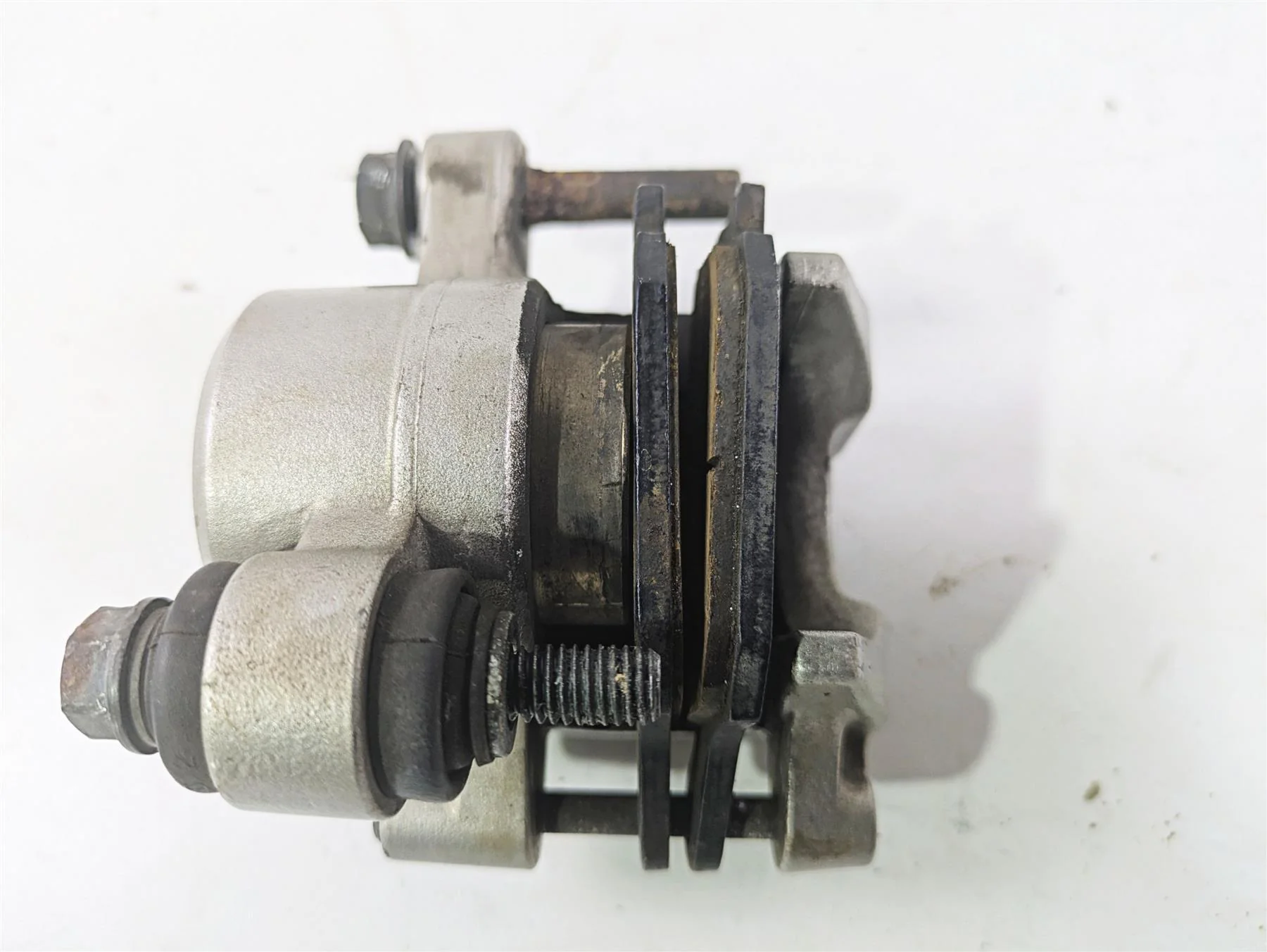 2007 Honda VTX1300 Classic Nissin Rear Brake Caliper 43150-MEA-671 43150-MEA-672 - Image 10
